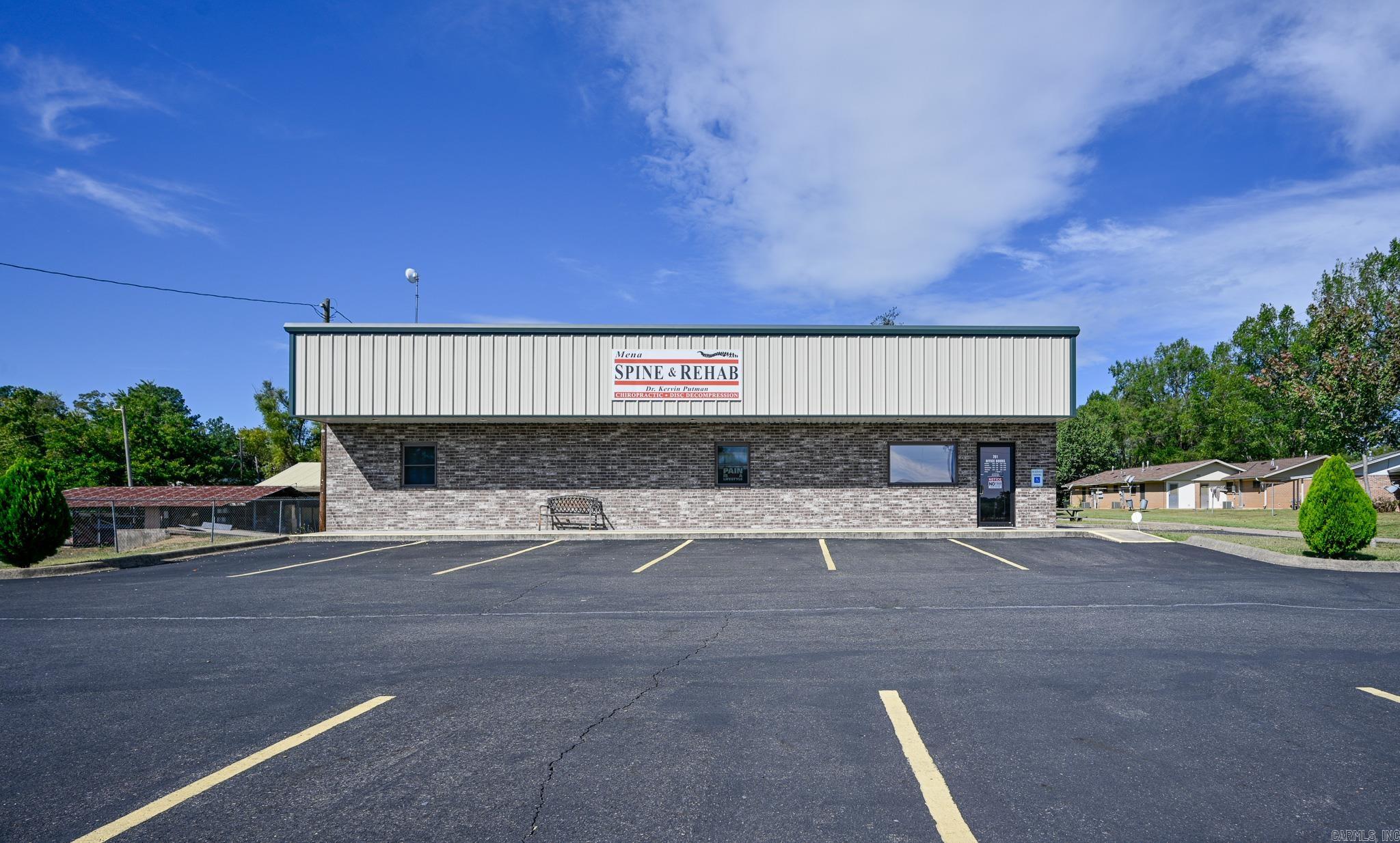 701 S Morrow  Mena, AR