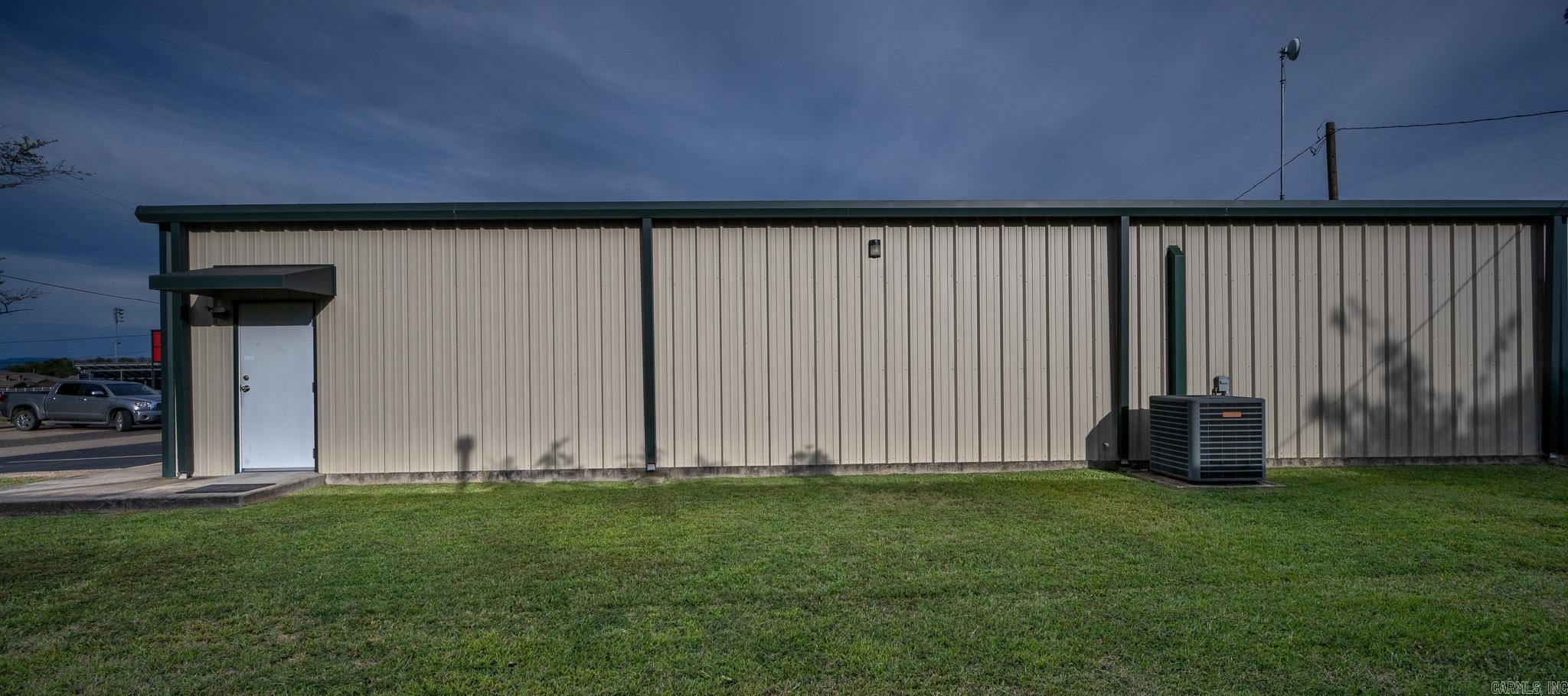 701 S Morrow  Mena, AR