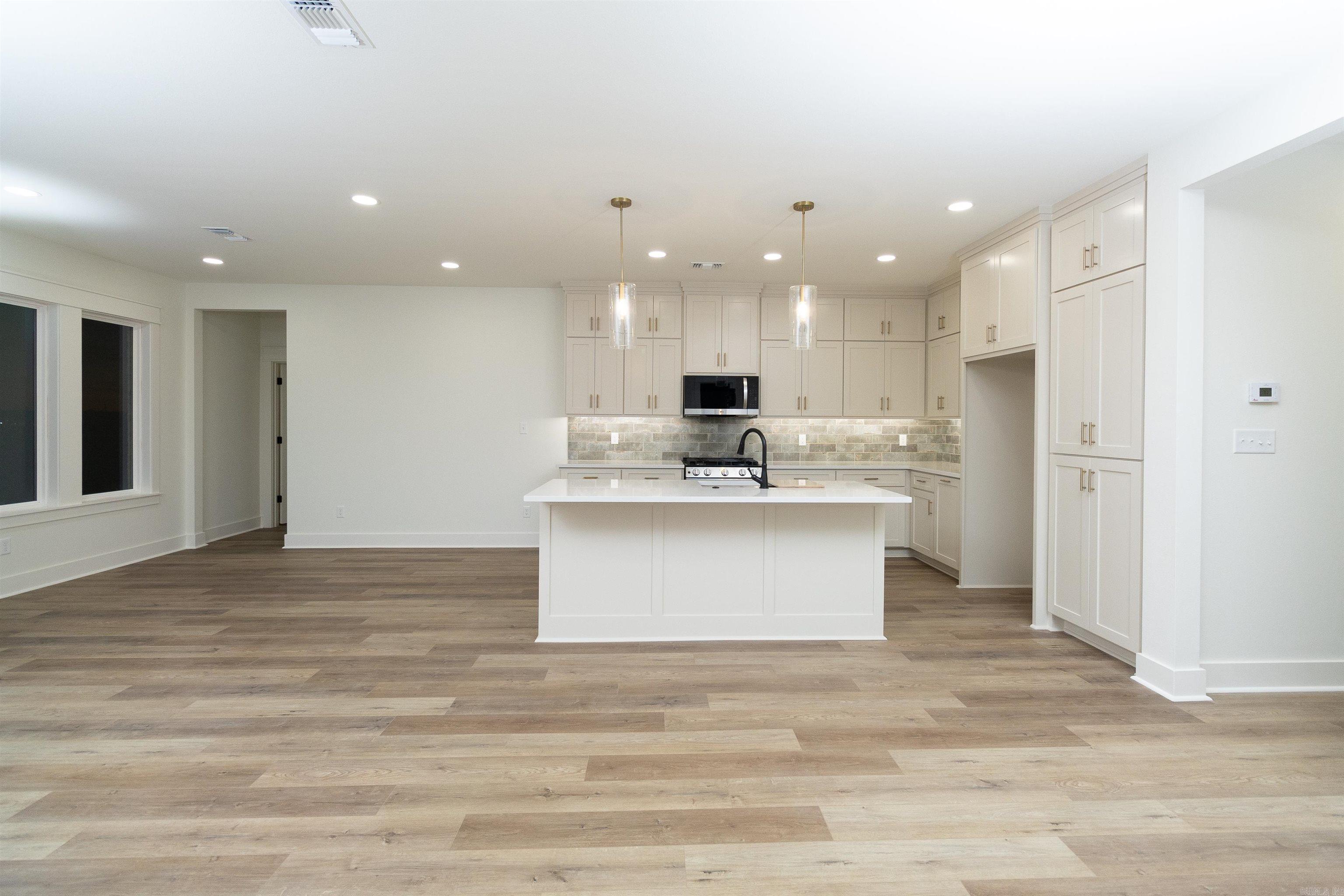 21041 Kinsley  Hensley, AR