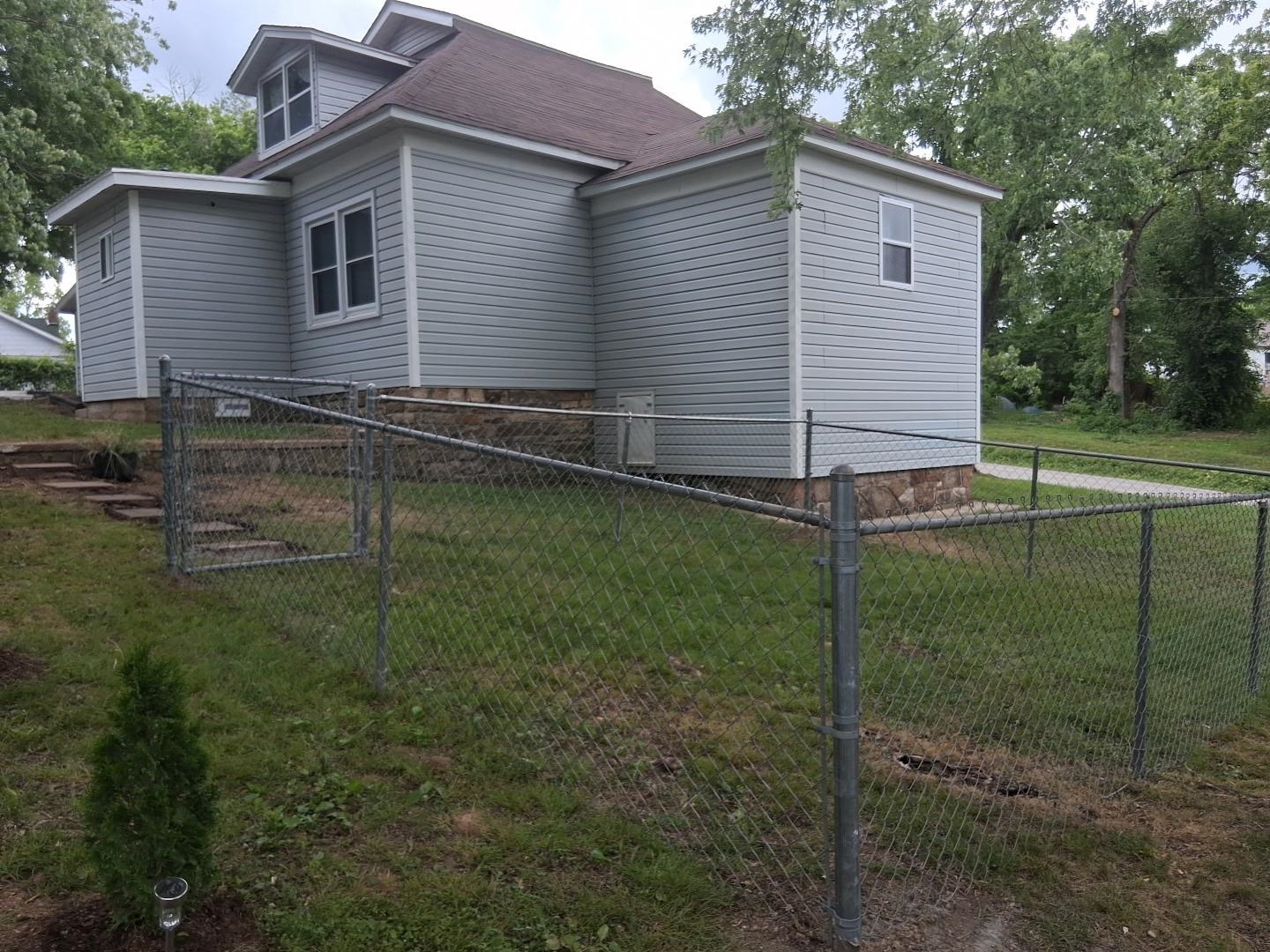 216 N 4th  Thayer, MO