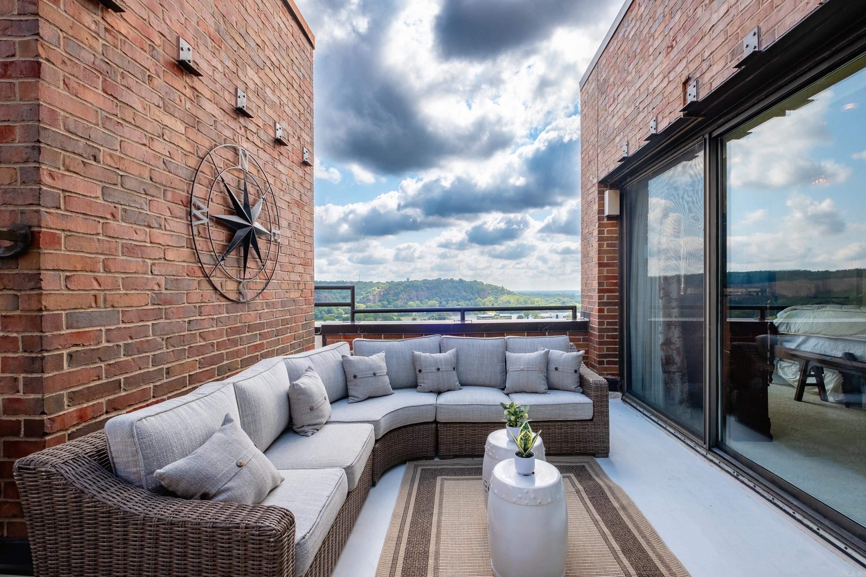 1  Treetops #1101 & 1103  Little Rock, AR