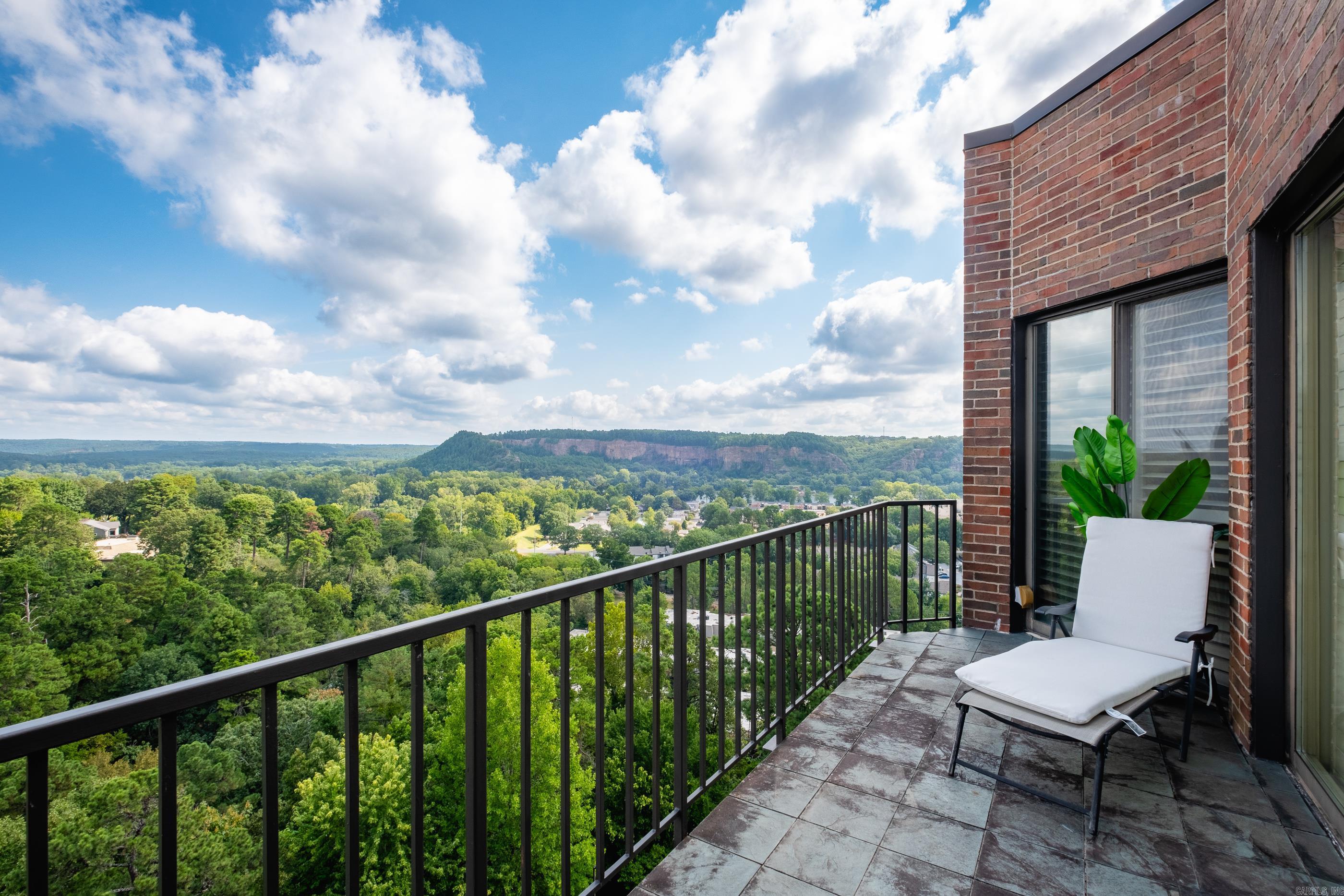 1  Treetops #1101 & 1103  Little Rock, AR