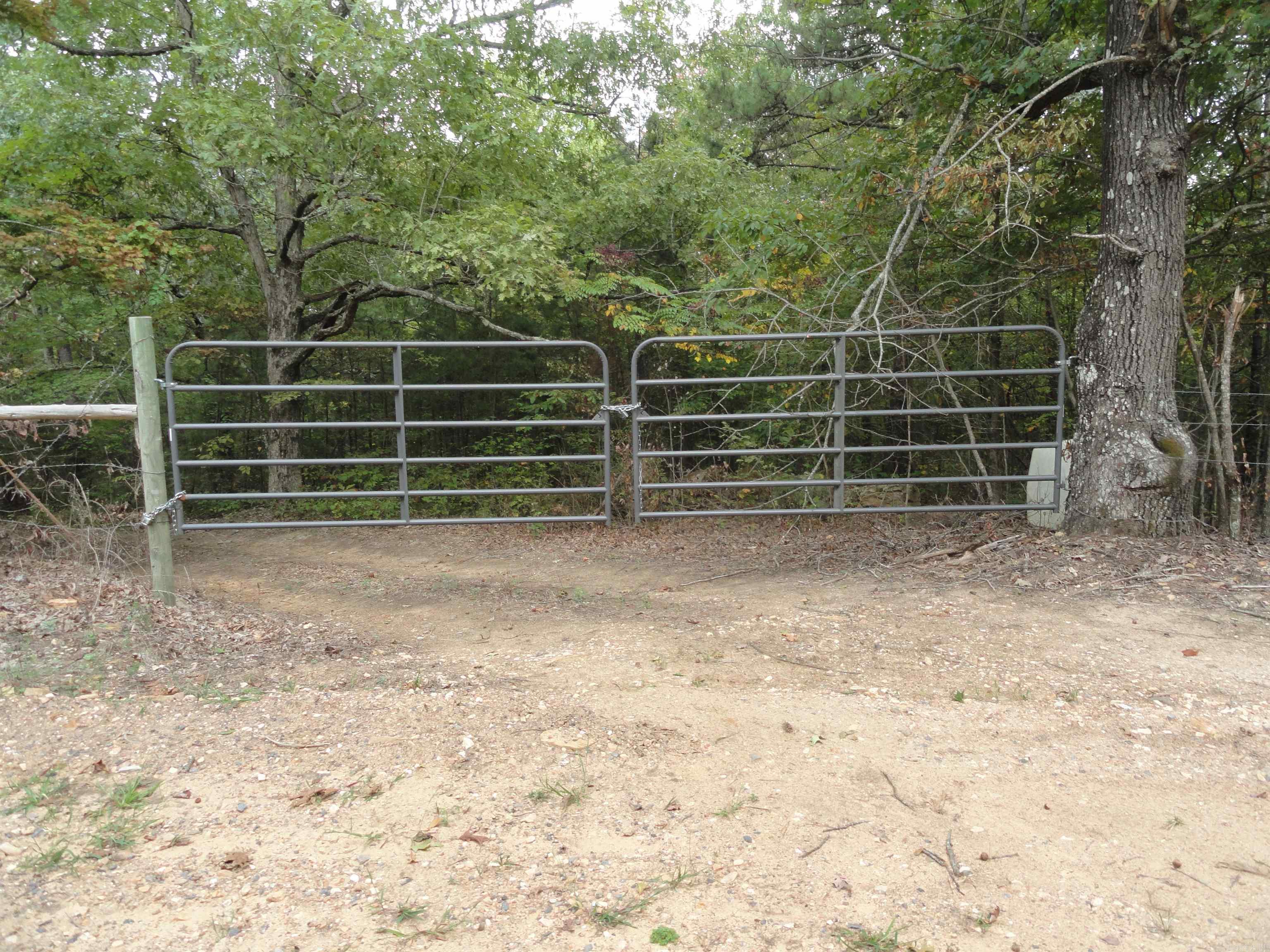 921 Warren Valley Road Tilly, AR 72679