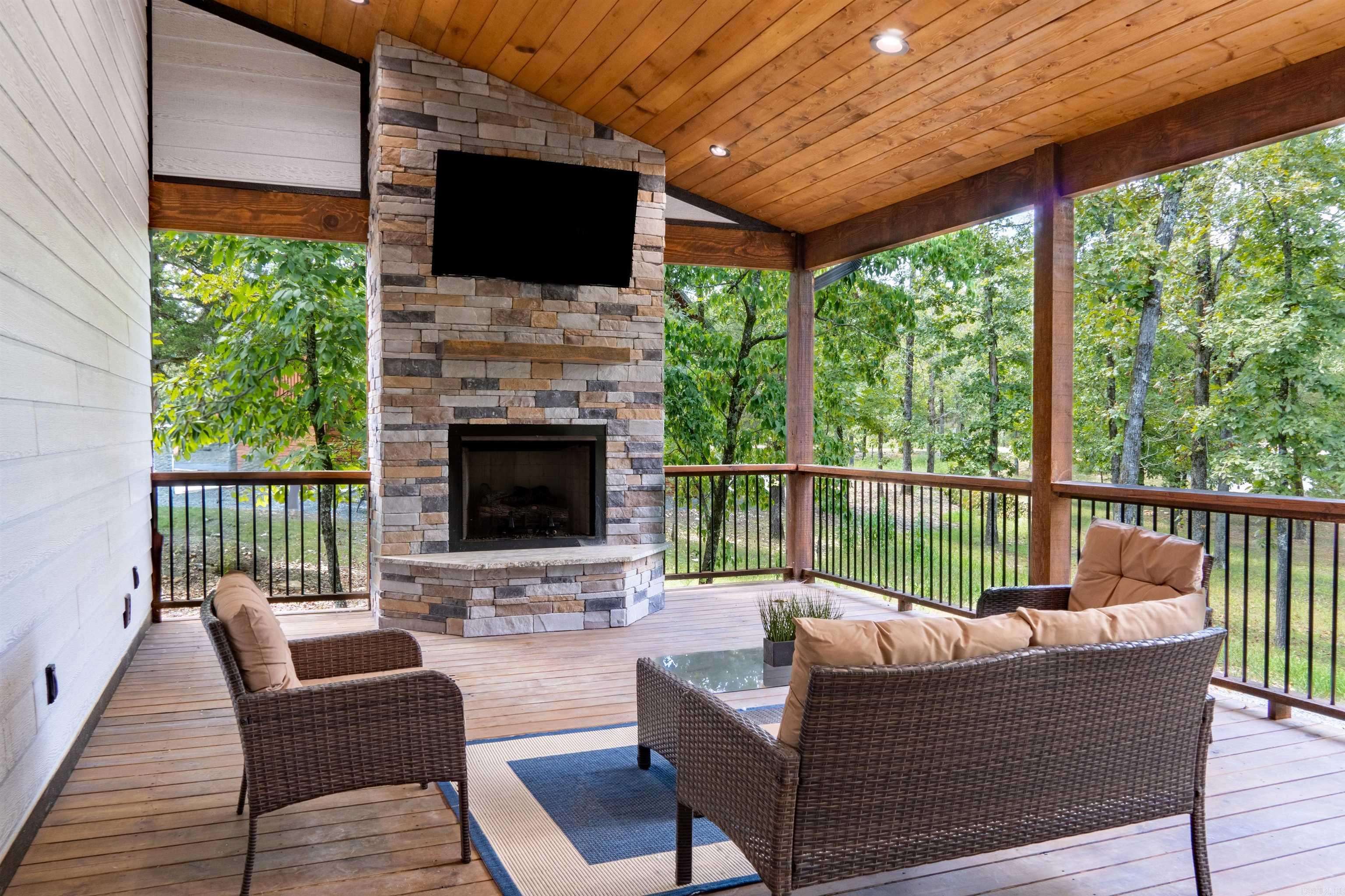 862  Hickory Post  Hochatown, OK