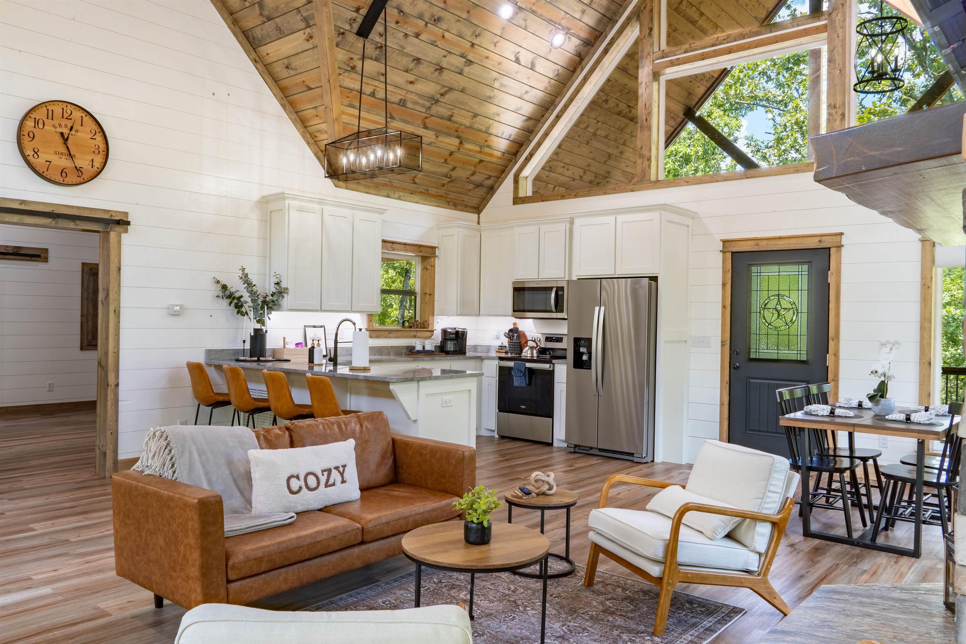 862  Hickory Post  Hochatown, OK