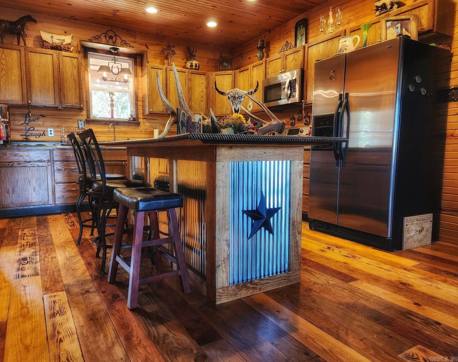 101  Circle M  Mountain View, AR