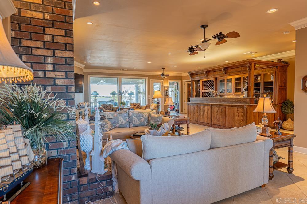 277  lake hall  Lake Village, AR