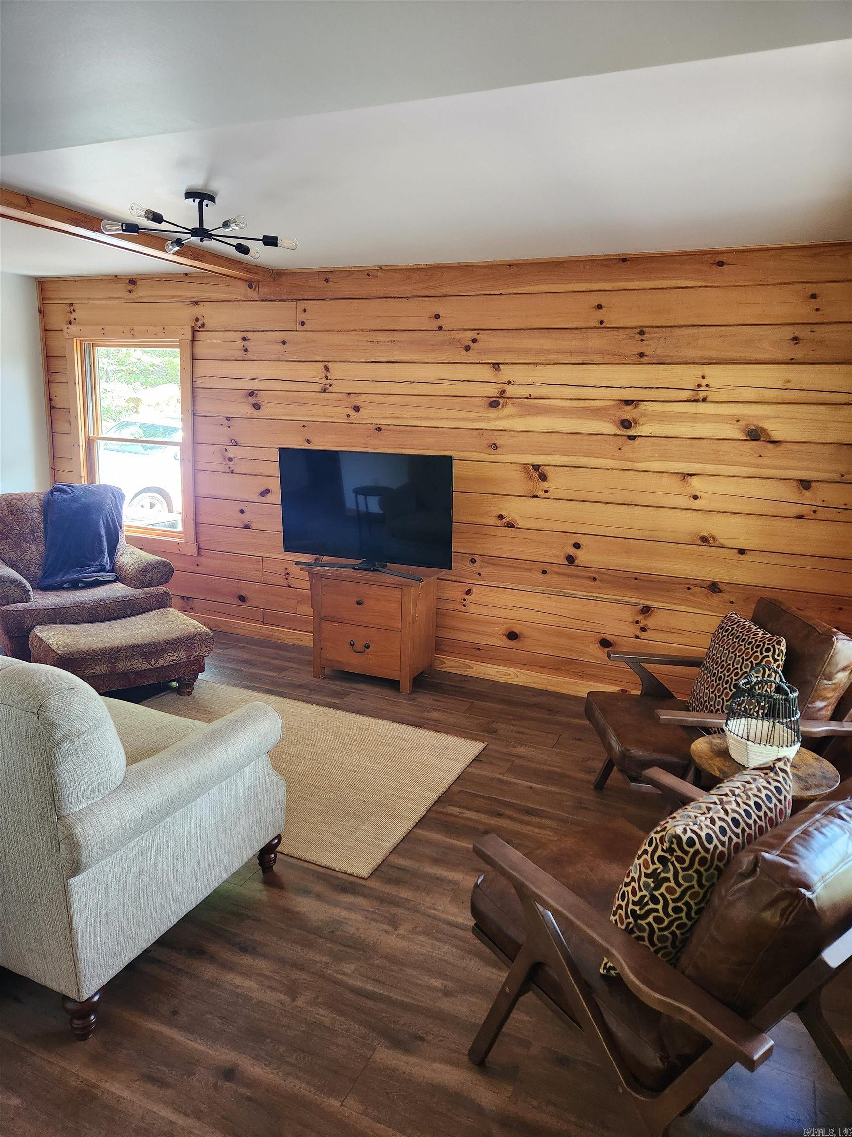 5354 End Line Road Marshall, AR 72650