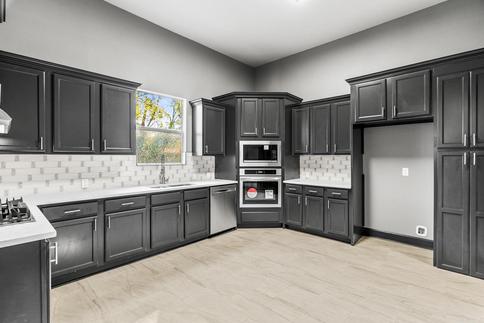 923 W Charles Bussey  Little Rock, AR