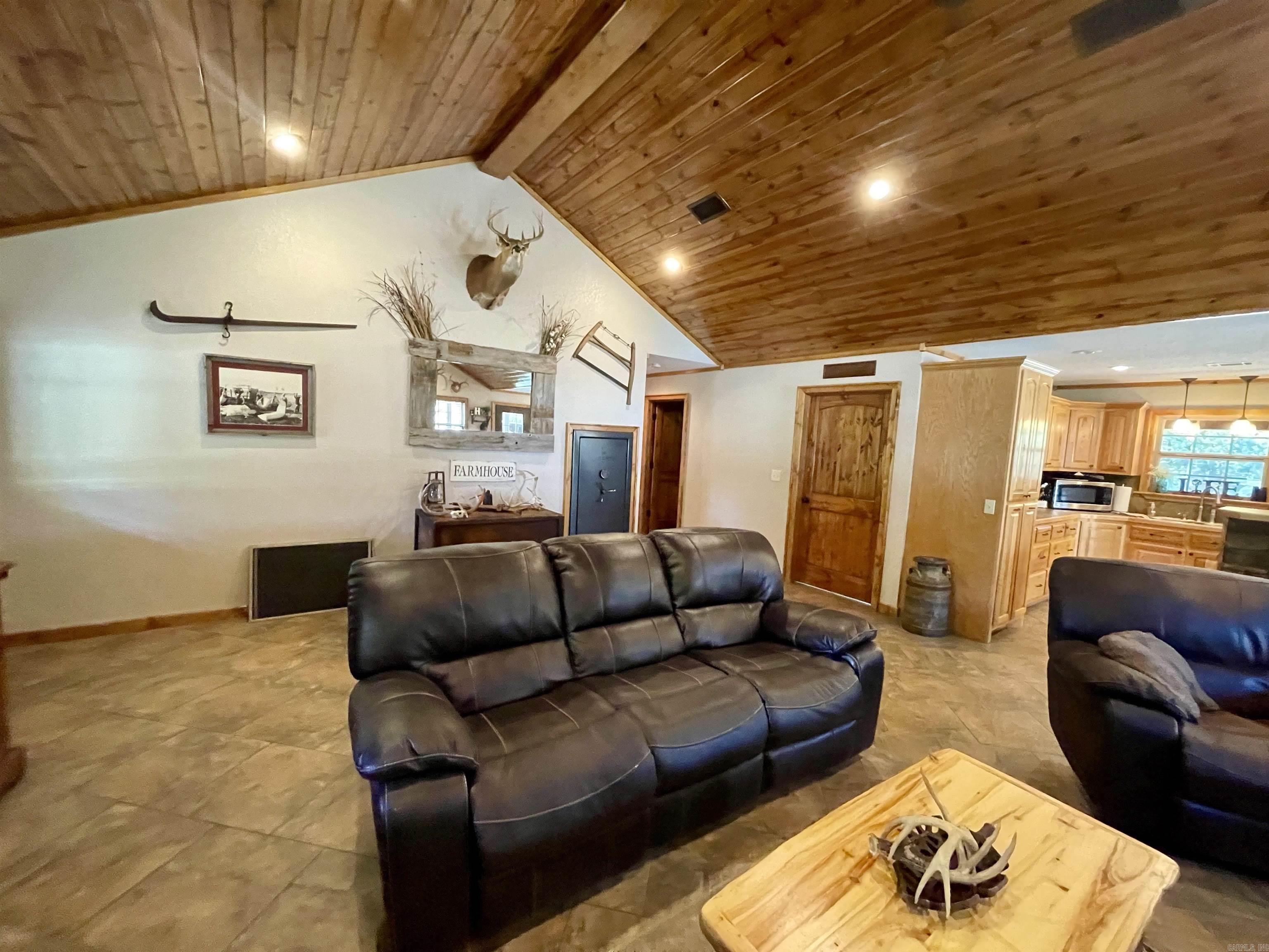 18  Kenwood  Greenbrier, AR
