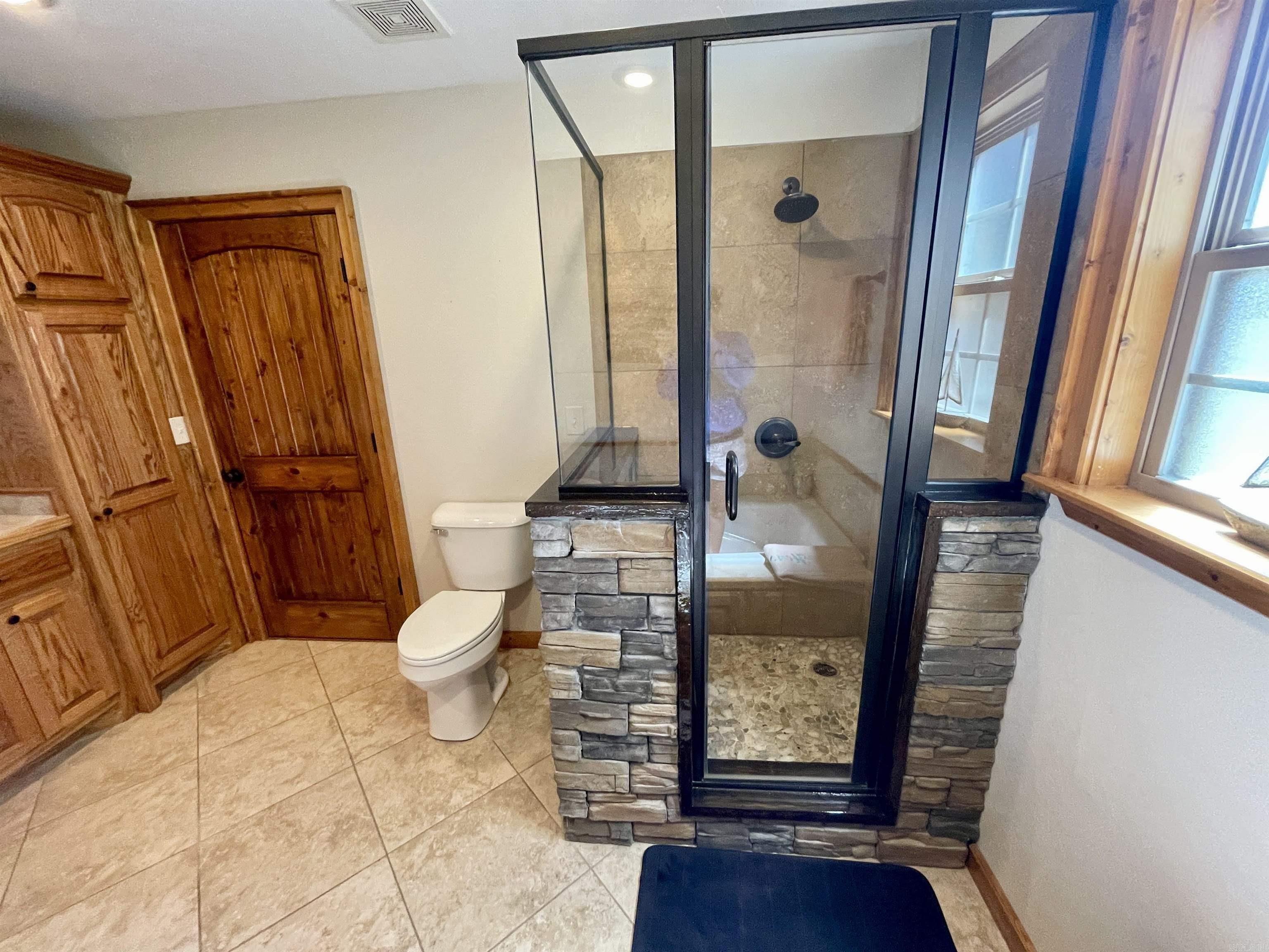 18  Kenwood  Greenbrier, AR