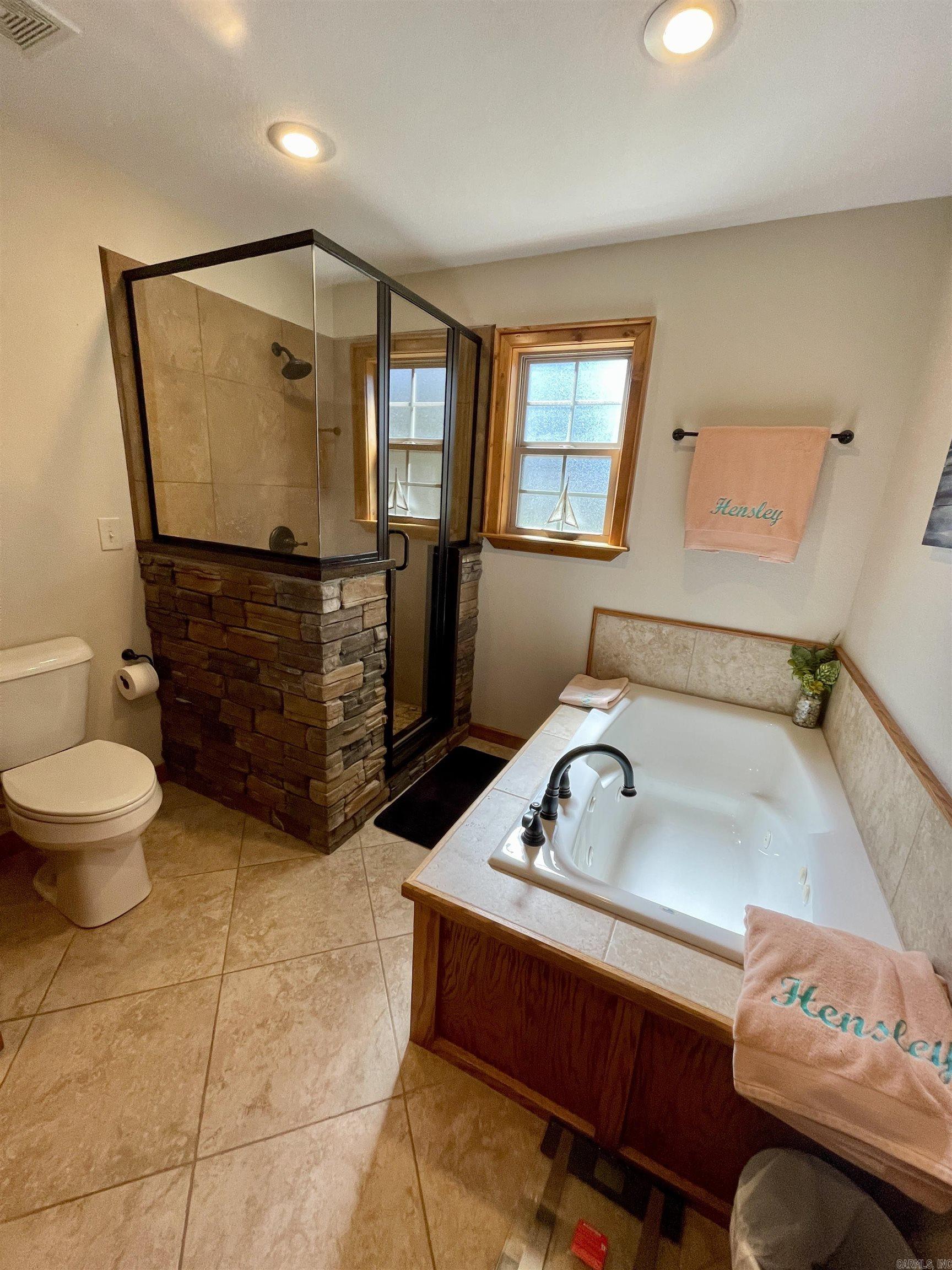 18  Kenwood  Greenbrier, AR