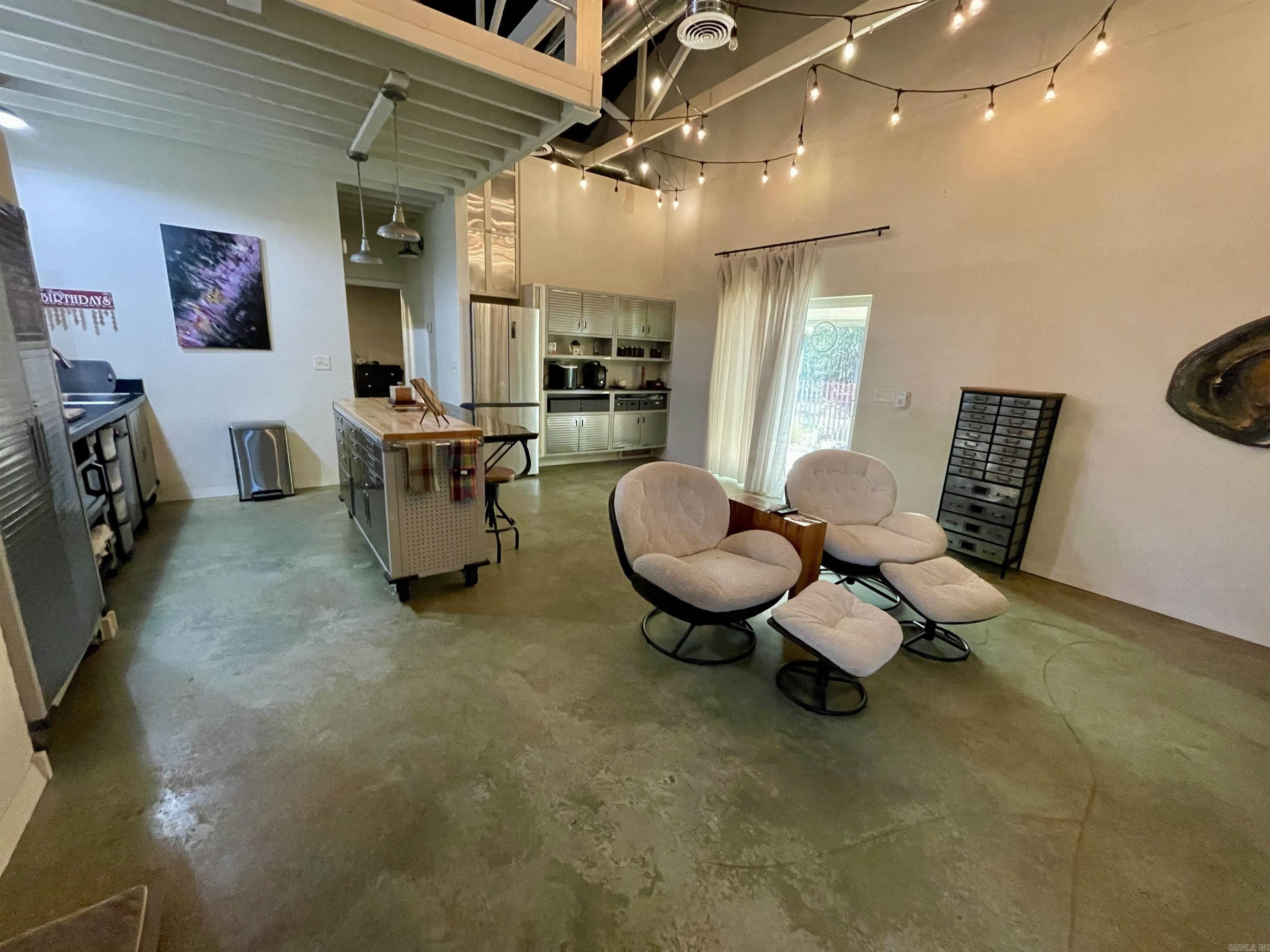 18  Kenwood  Greenbrier, AR