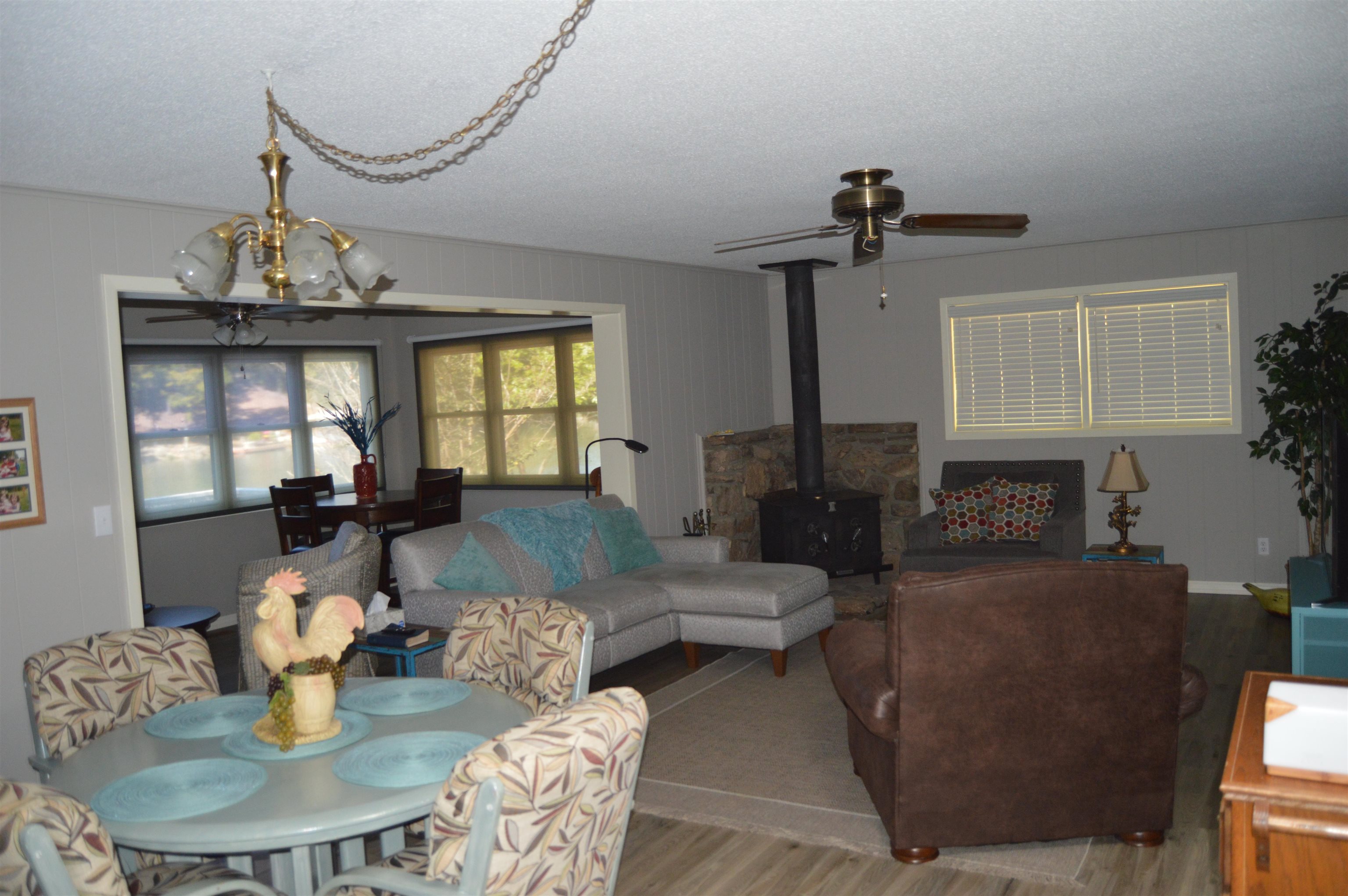252 E Lakeshore Drive Cherokee Village, AR 72529