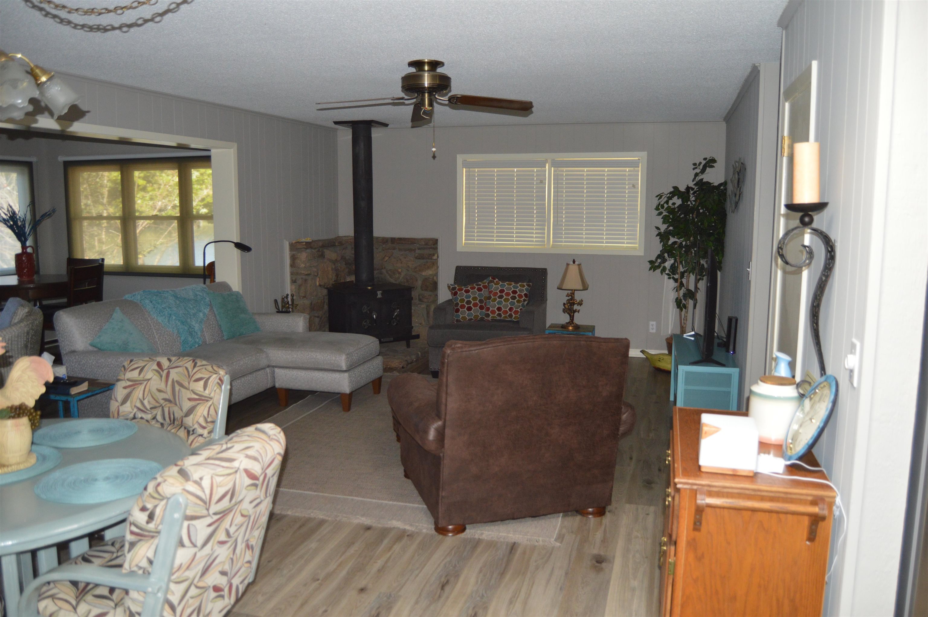 252 E Lakeshore Drive Cherokee Village, AR 72529