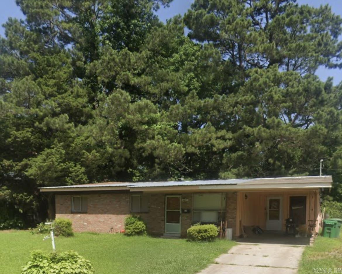 1210  Brentwood  Pine Bluff, AR