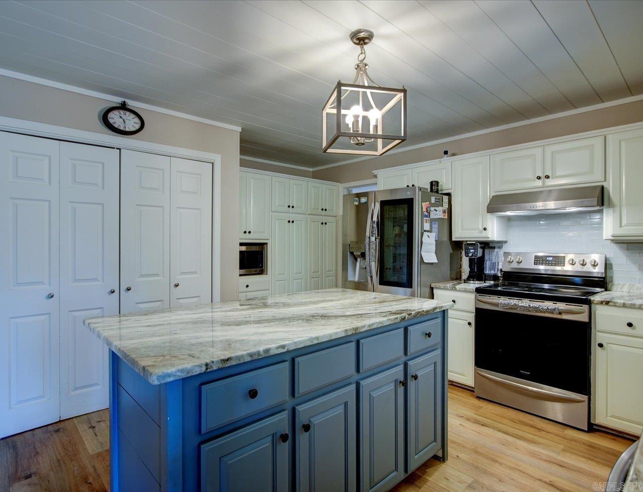 206 INDEPENDENCE Drive Hot Springs, AR 71913-0000