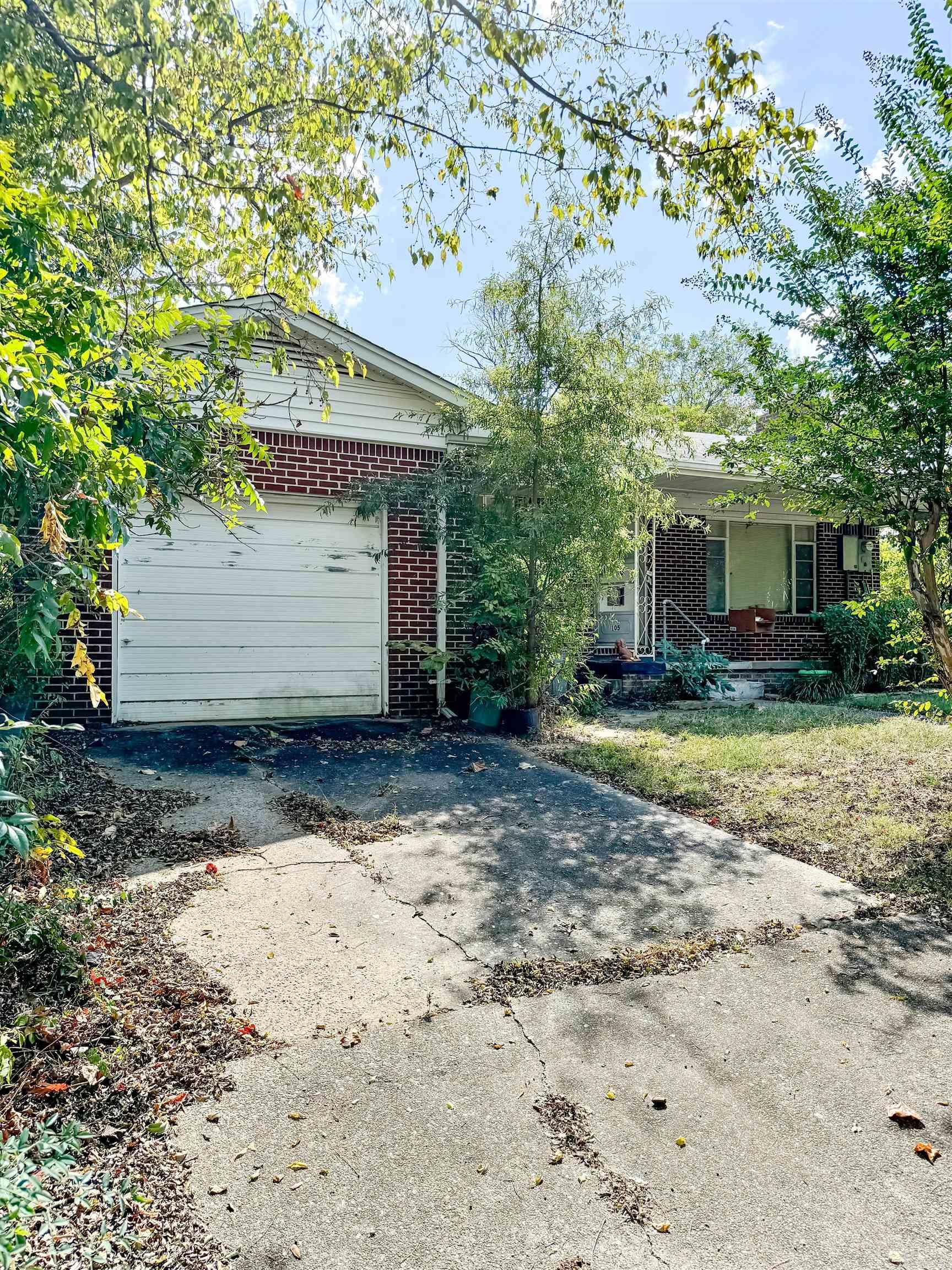 105  Burroughs  Hot Springs, AR
