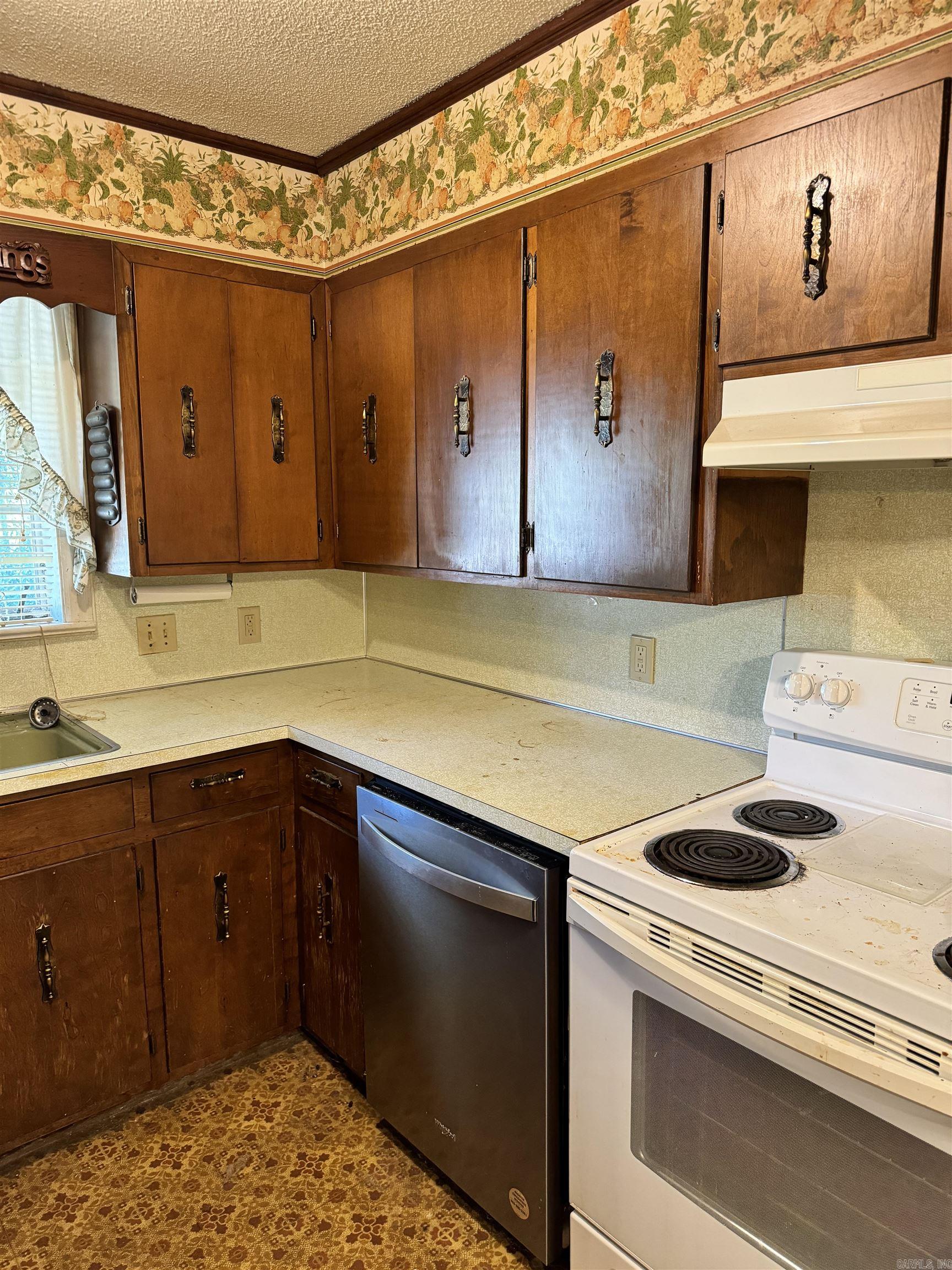 105  Burroughs  Hot Springs, AR