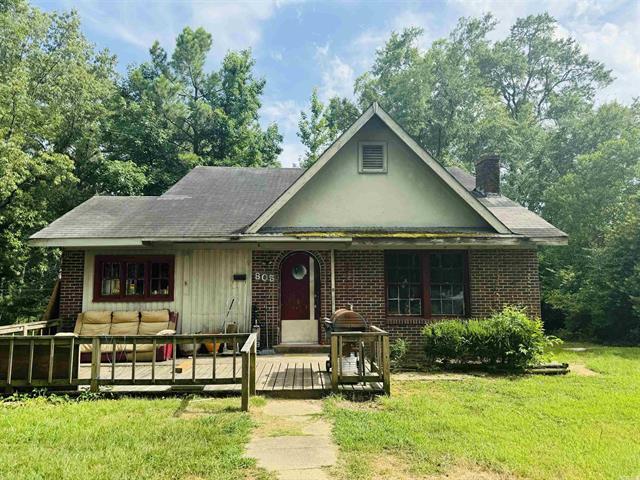 805  Clifton Camden Camden, AR