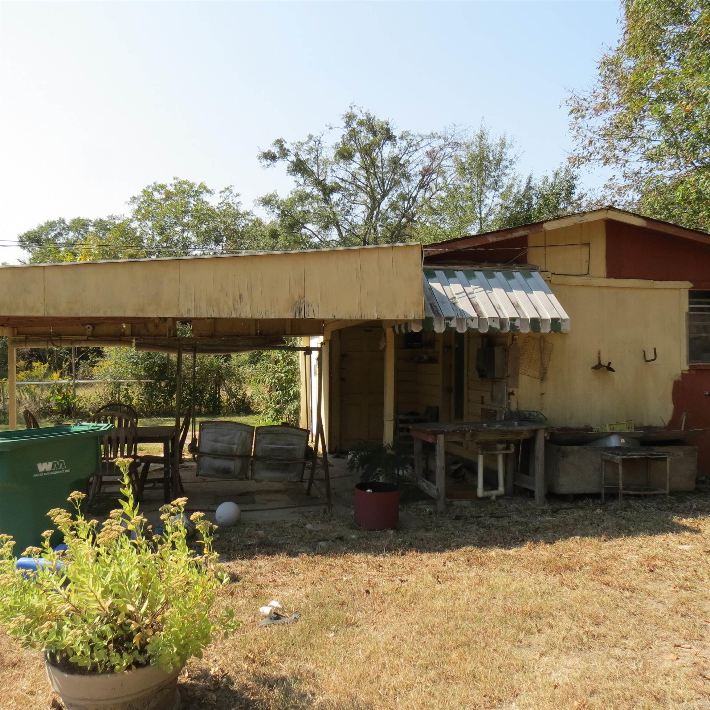 5801 W 7th  Pine Bluff, AR
