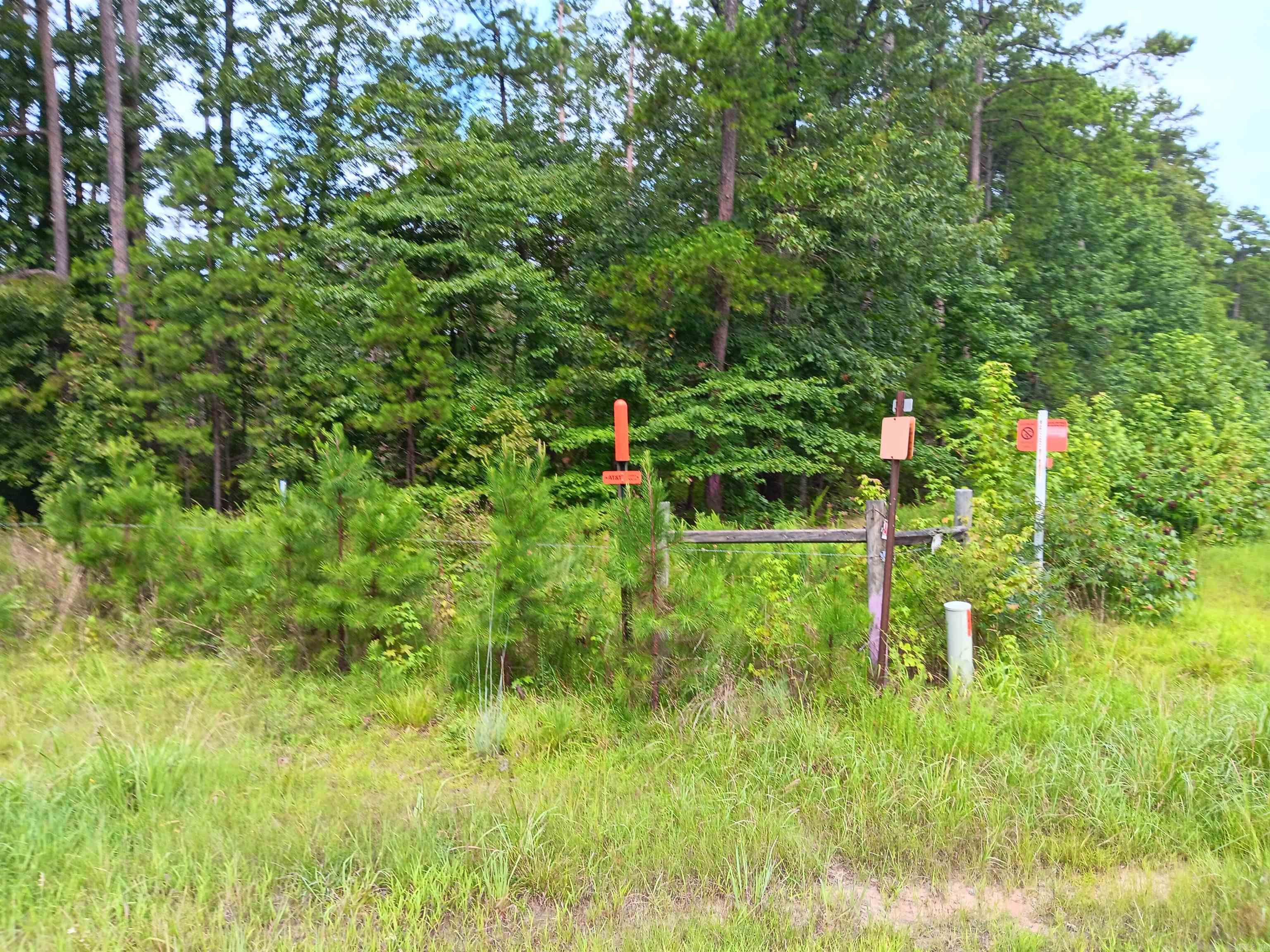   Corner of Hwy 16 & Hwy 92 W.  Higden, AR