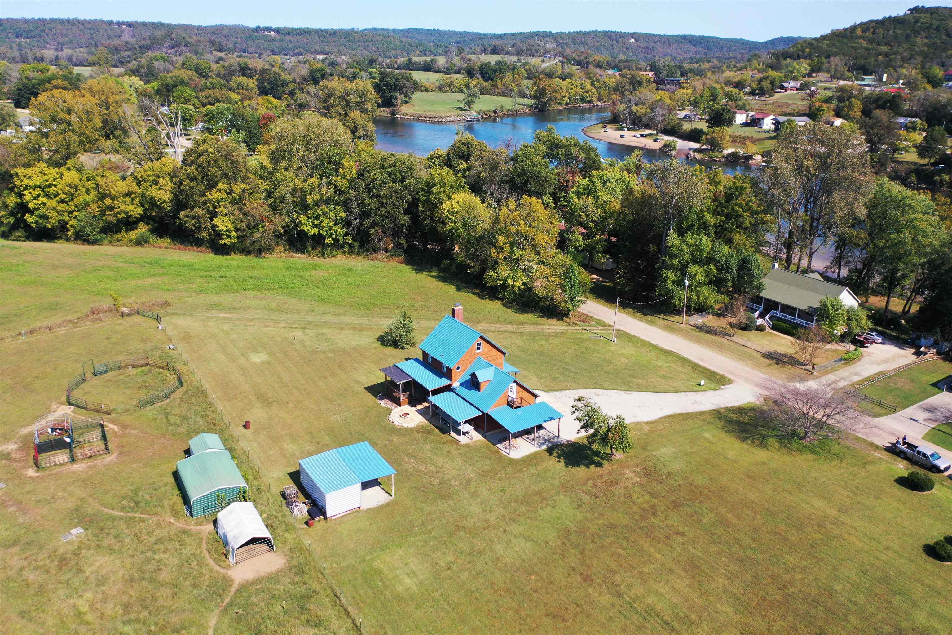 1275 Riverview Drive Norfork, AR 72658