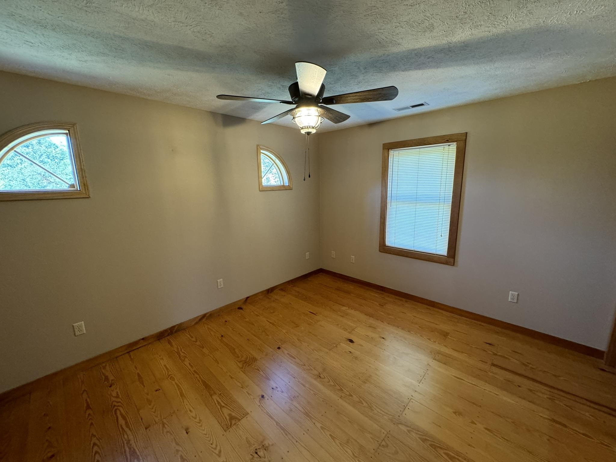 1275 Riverview Drive Norfork, AR 72658