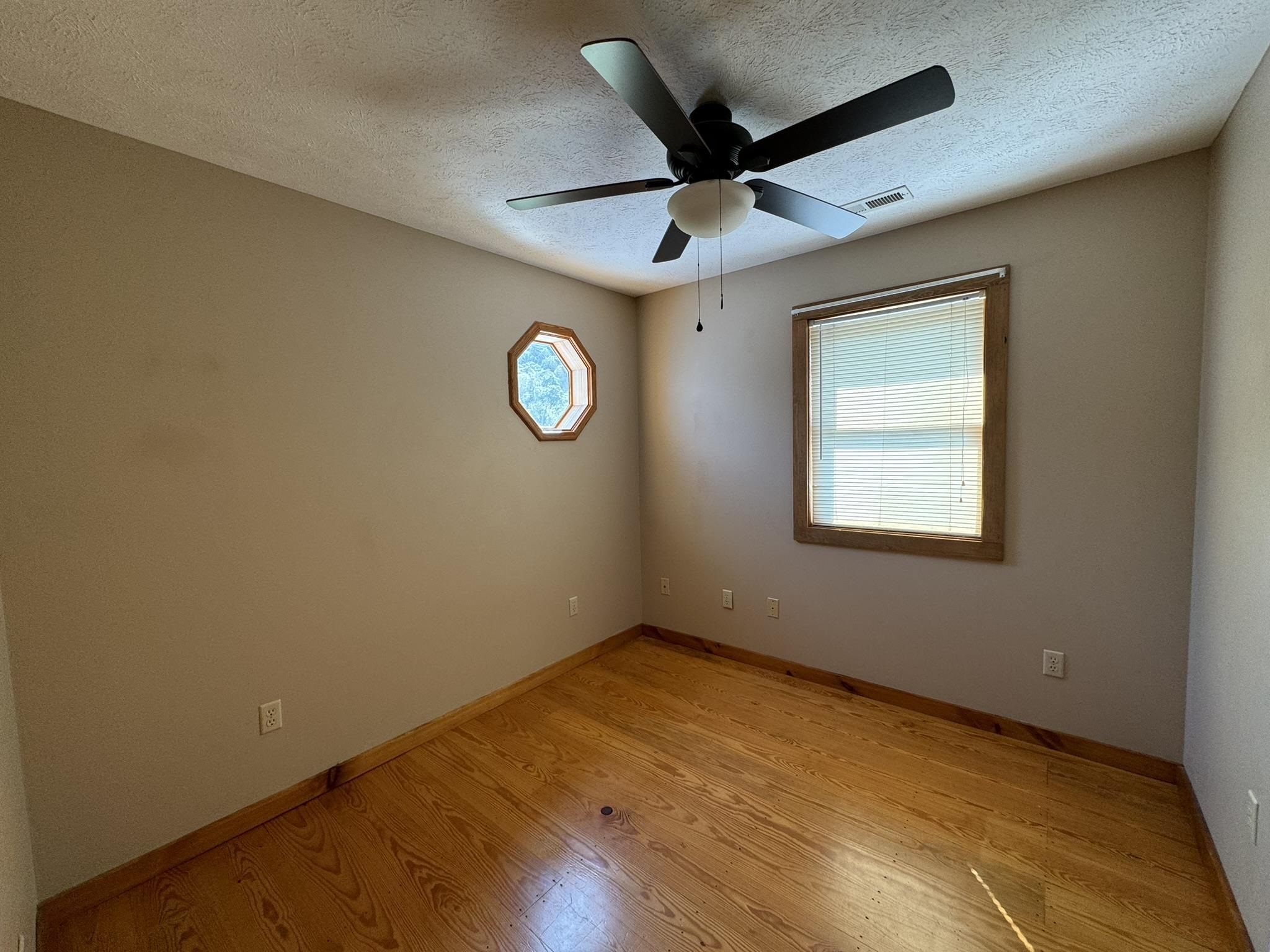 1275 Riverview Drive Norfork, AR 72658