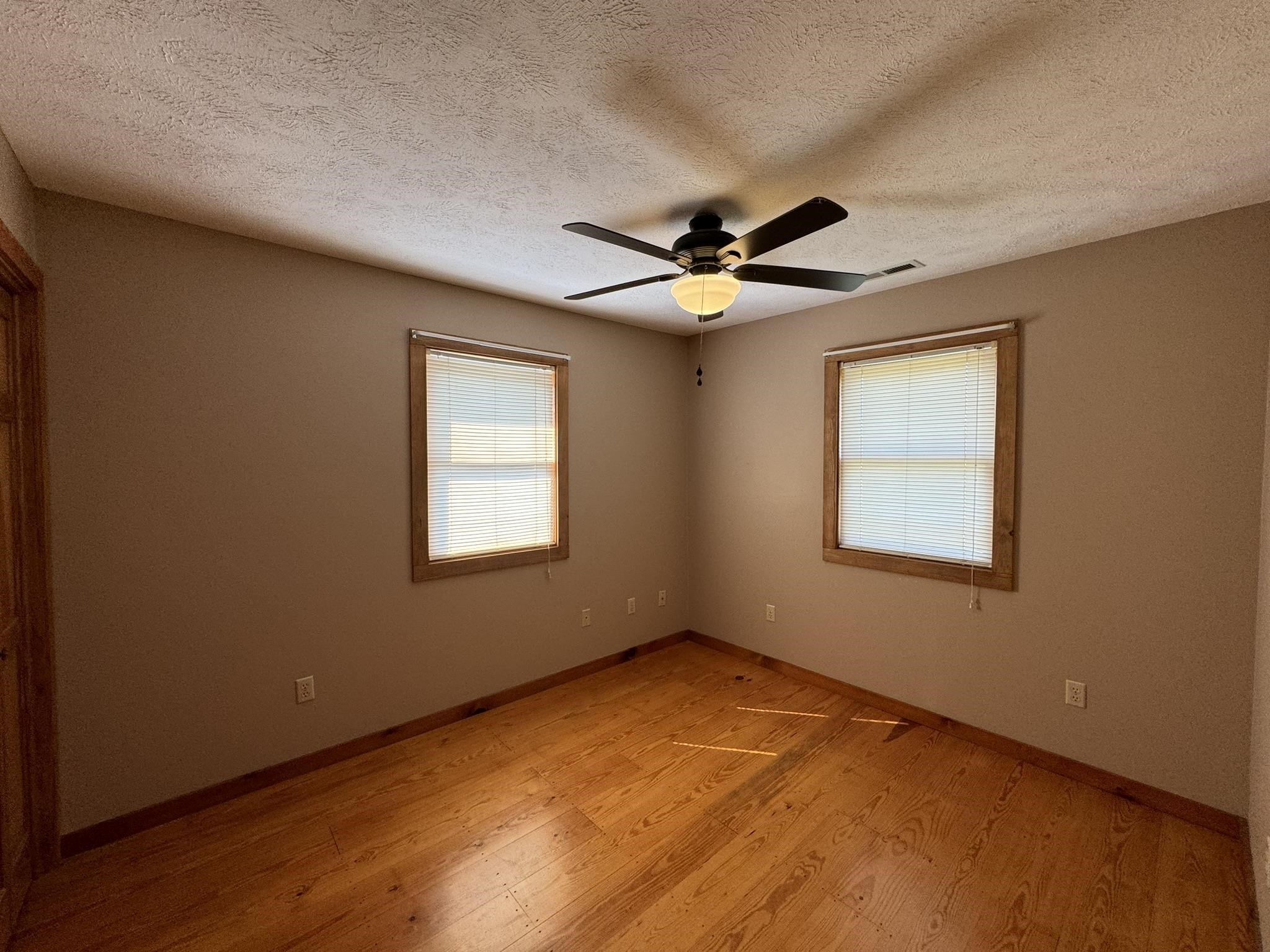 1275 Riverview Drive Norfork, AR 72658