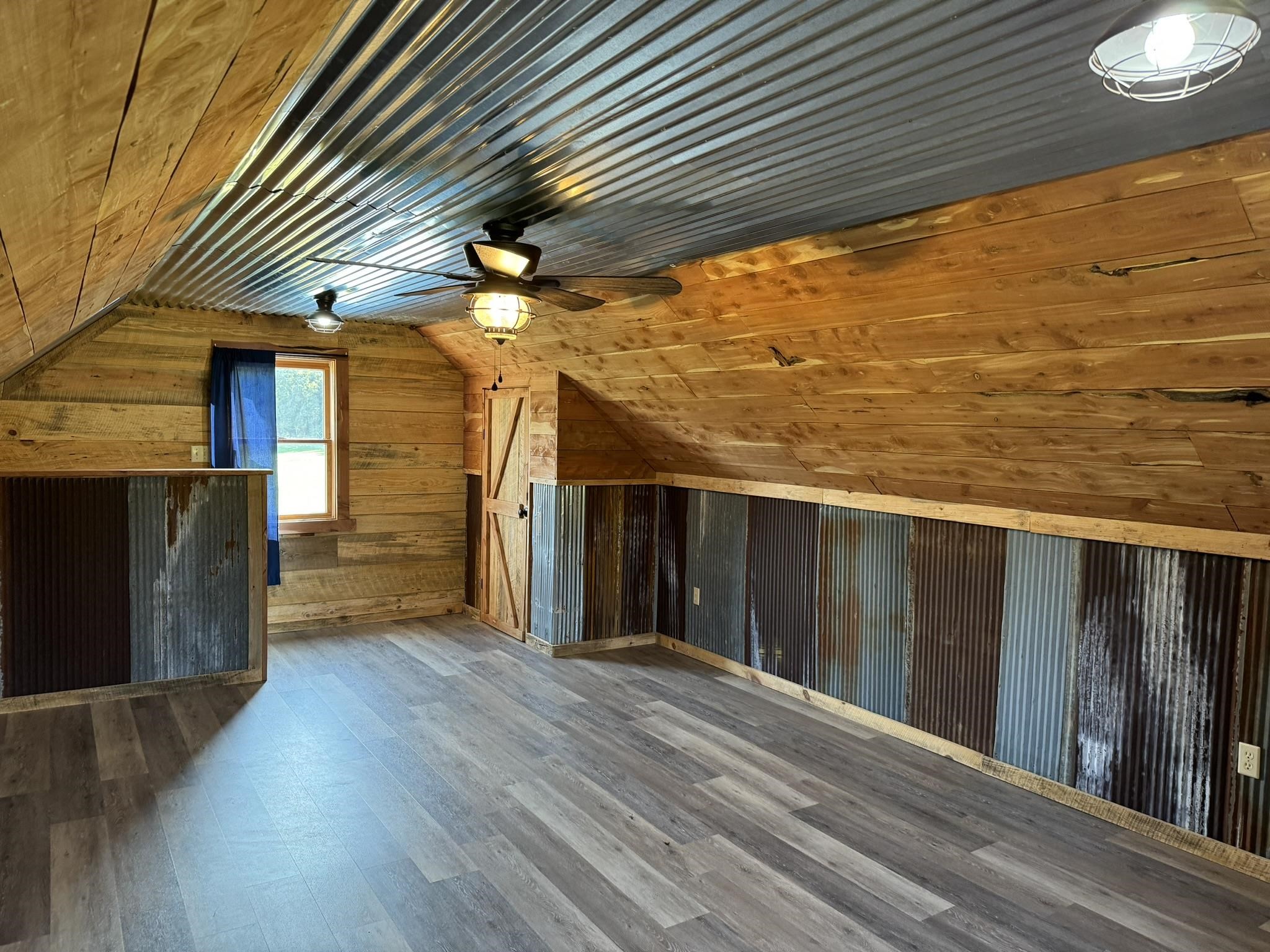 1275 Riverview Drive Norfork, AR 72658