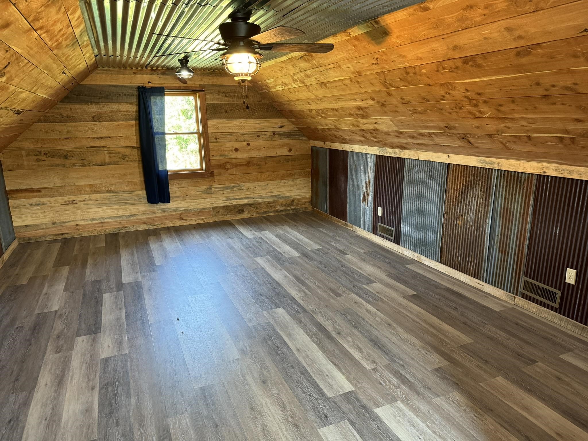 1275 Riverview Drive Norfork, AR 72658