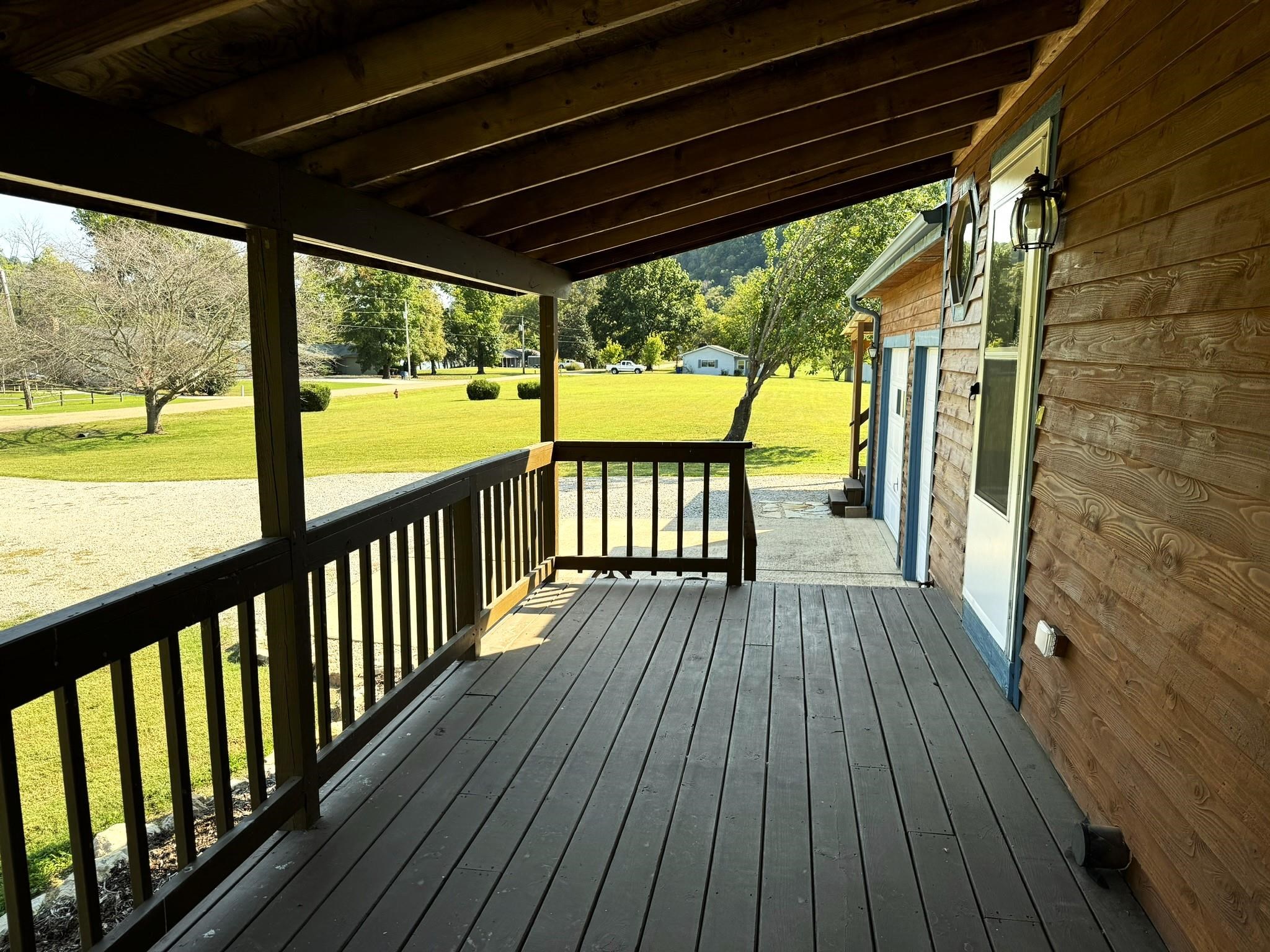 1275 Riverview Drive Norfork, AR 72658