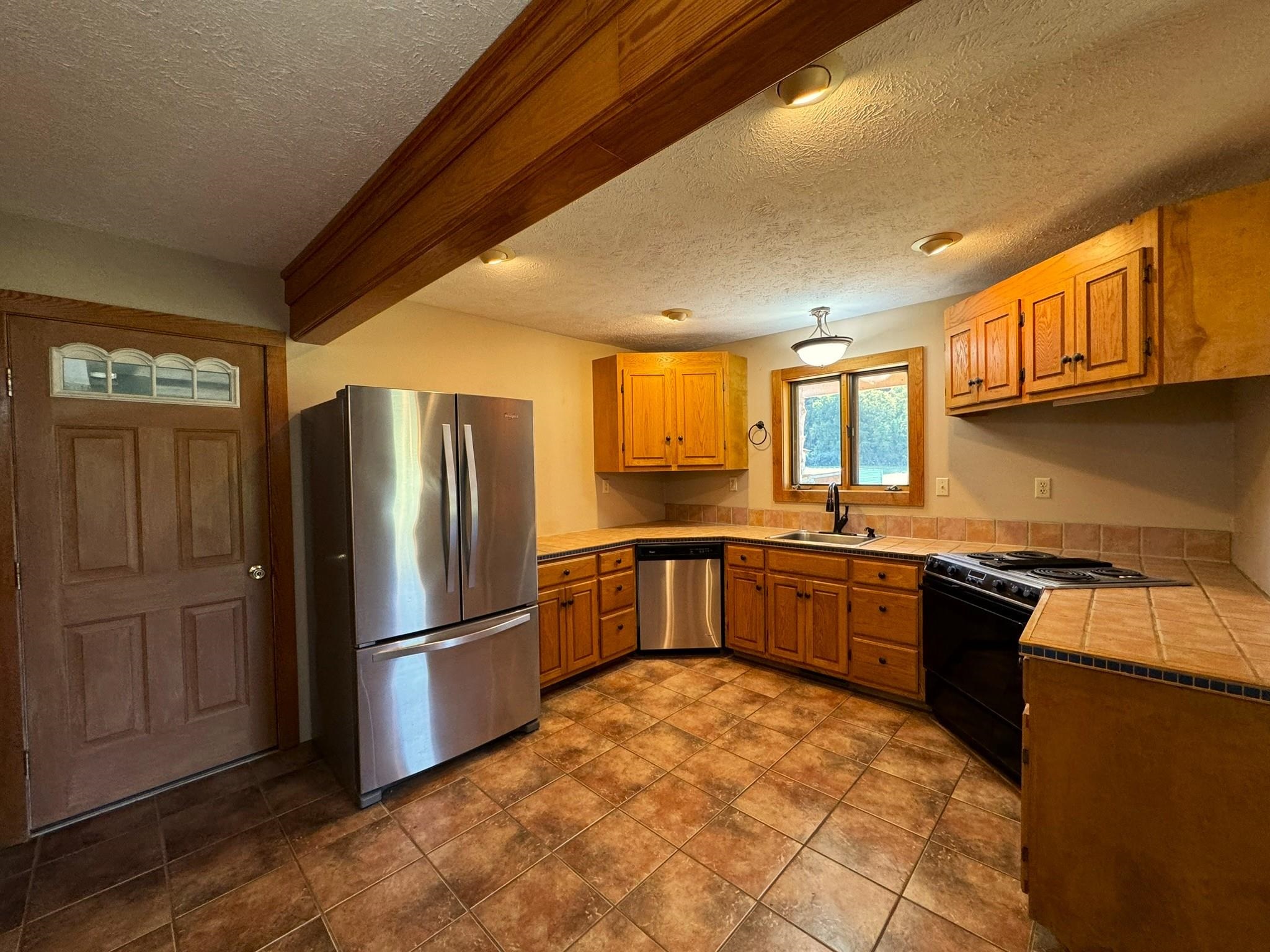 1275 Riverview Drive Norfork, AR 72658