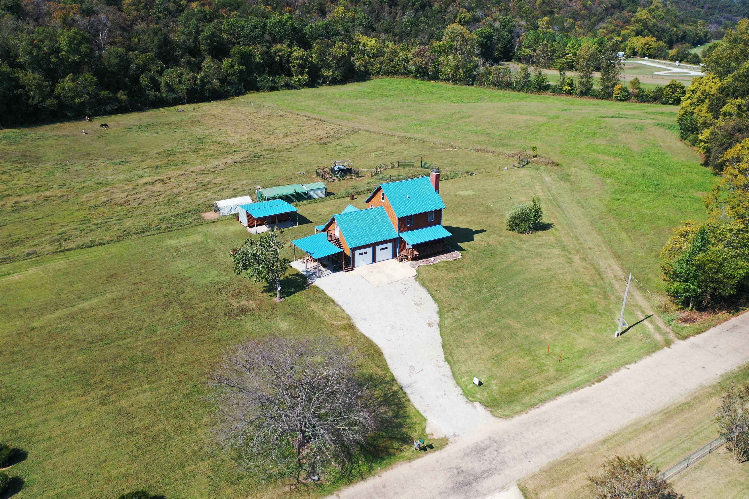 1275 Riverview Drive Norfork, AR 72658