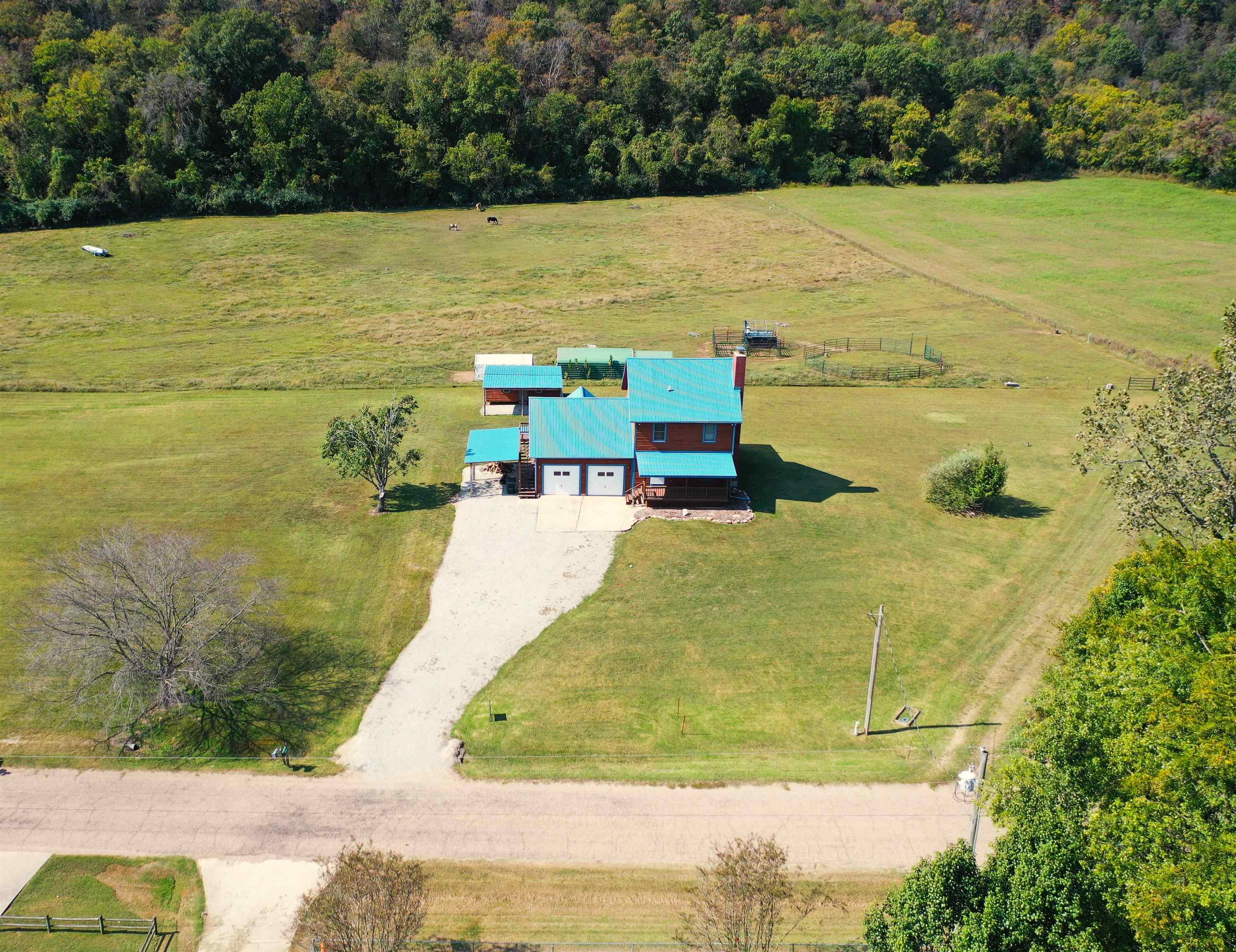 1275 Riverview Drive Norfork, AR 72658