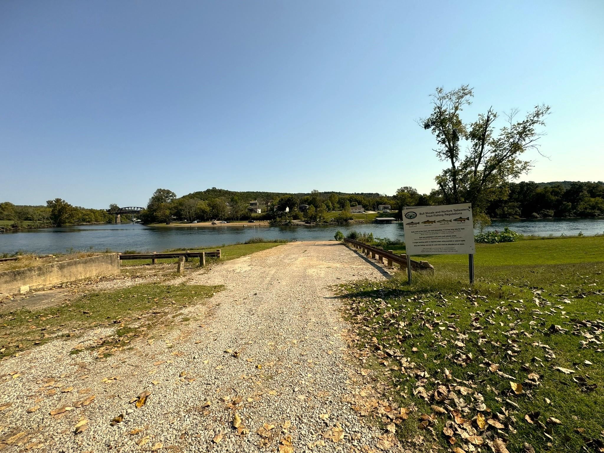 1275 Riverview Drive Norfork, AR 72658