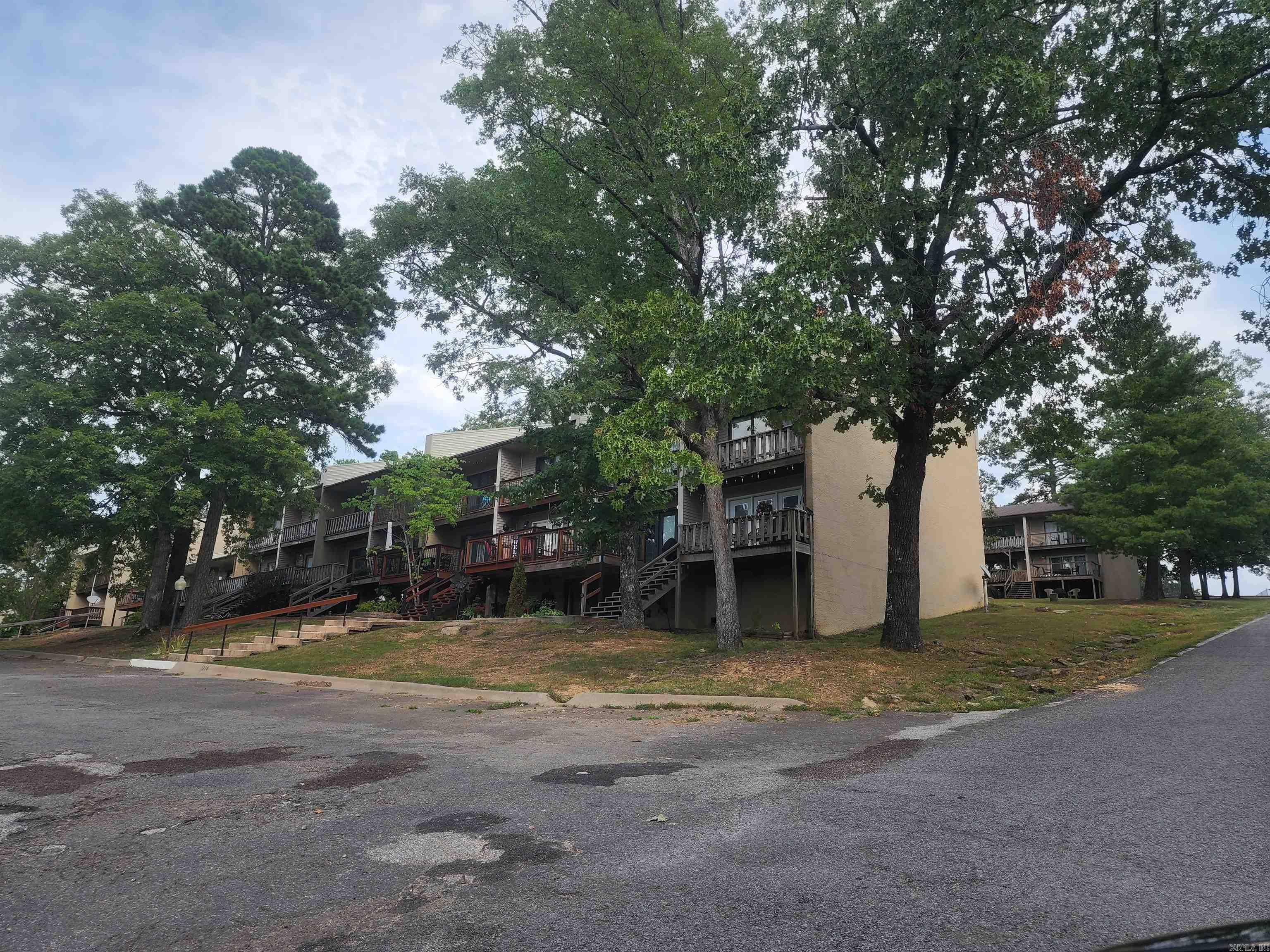 601  Dave Creek Parkway  Fairfield Bay, AR