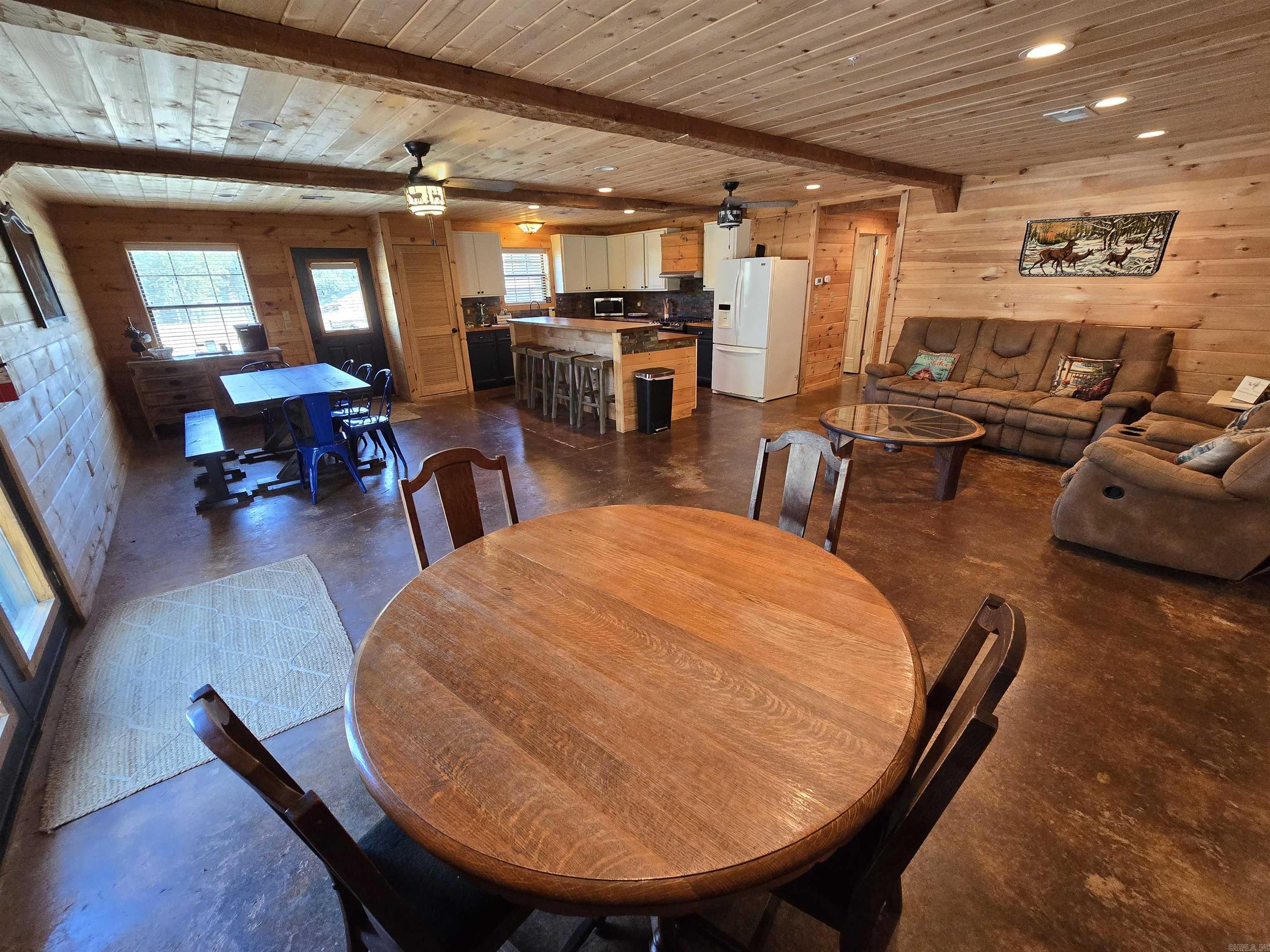 3189  Brownsville Rd  Greers Ferry, AR