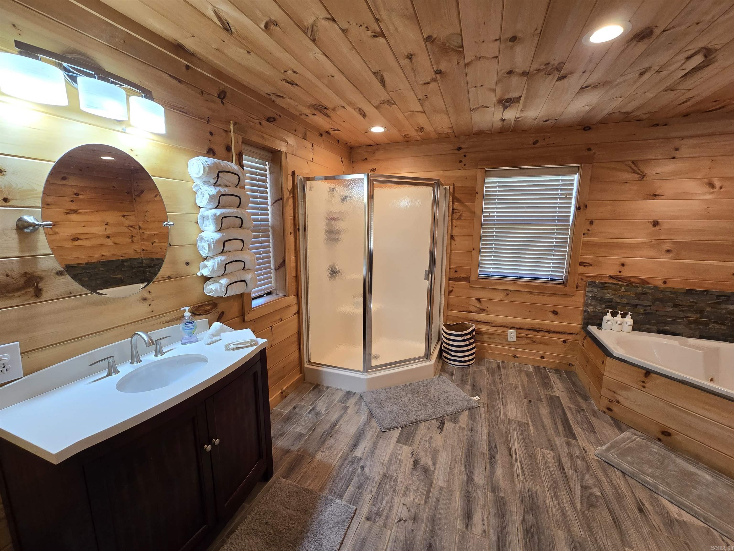 3189  Brownsville Rd  Greers Ferry, AR