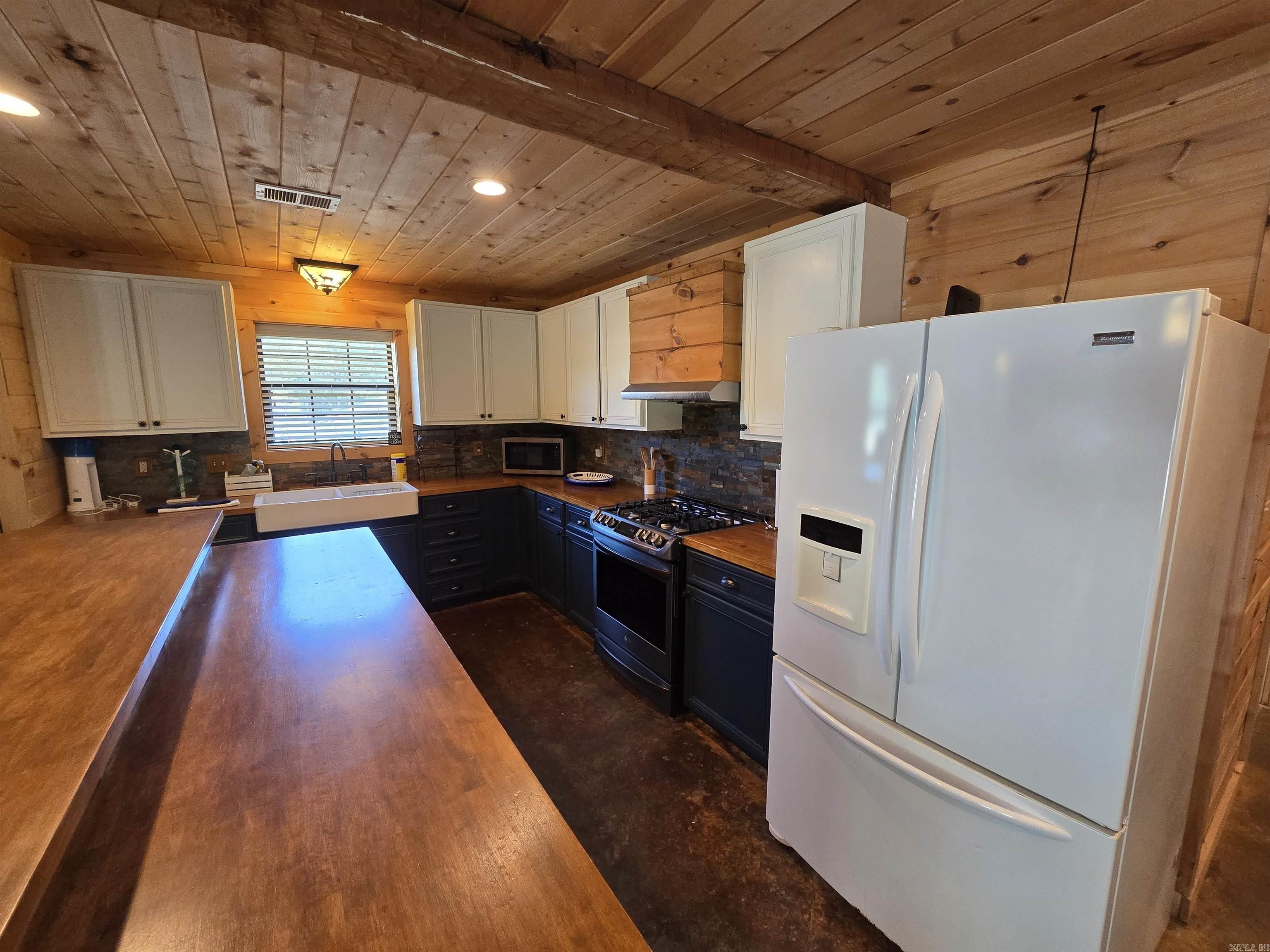 3189  Brownsville Rd  Greers Ferry, AR