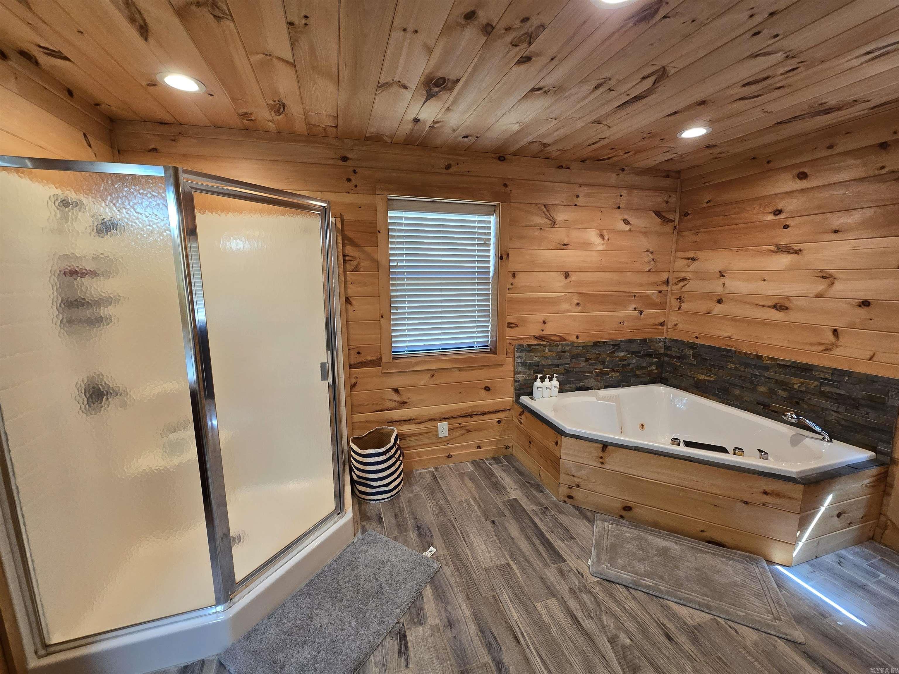 3189  Brownsville Rd  Greers Ferry, AR