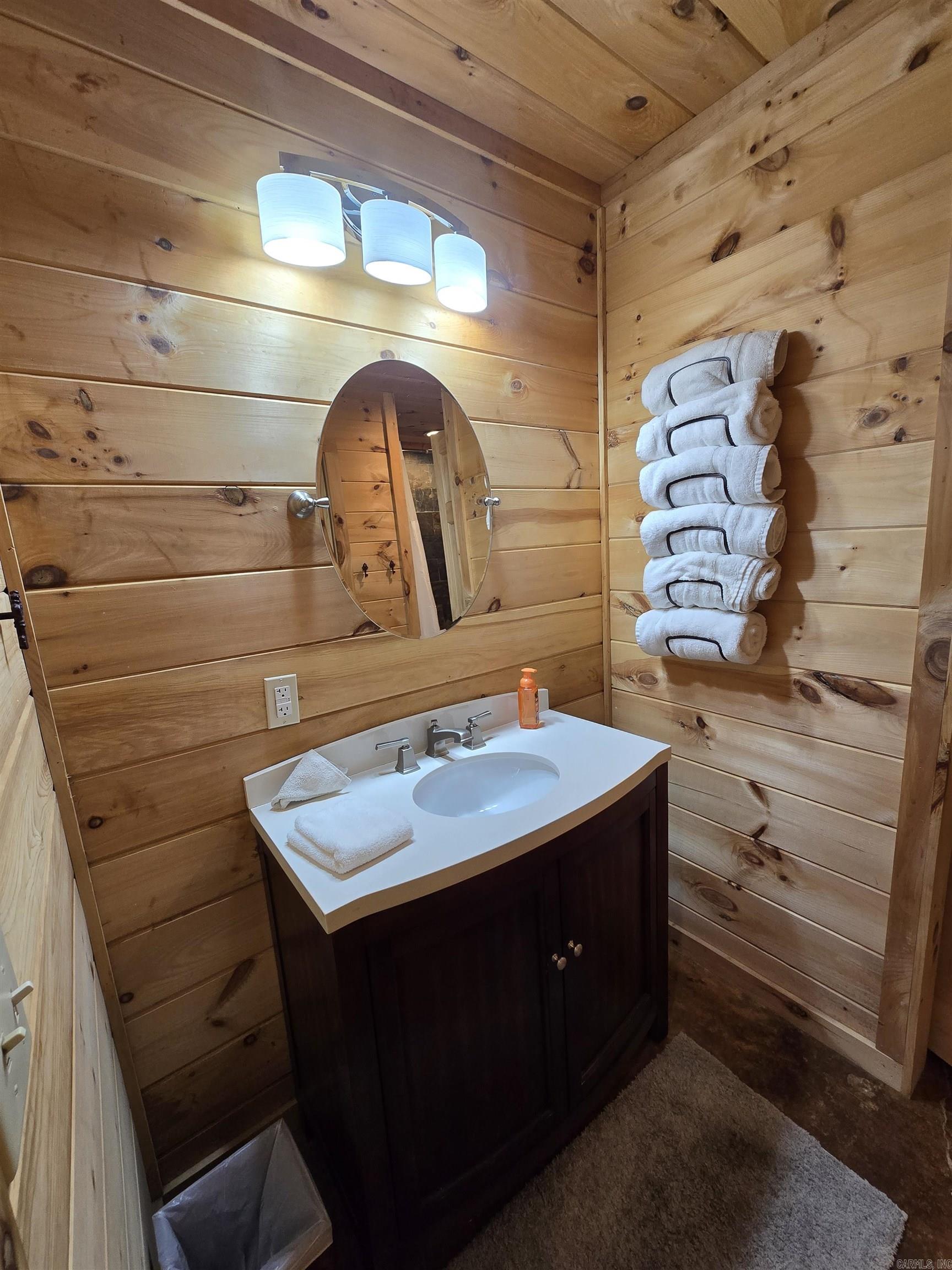 3189  Brownsville Rd  Greers Ferry, AR