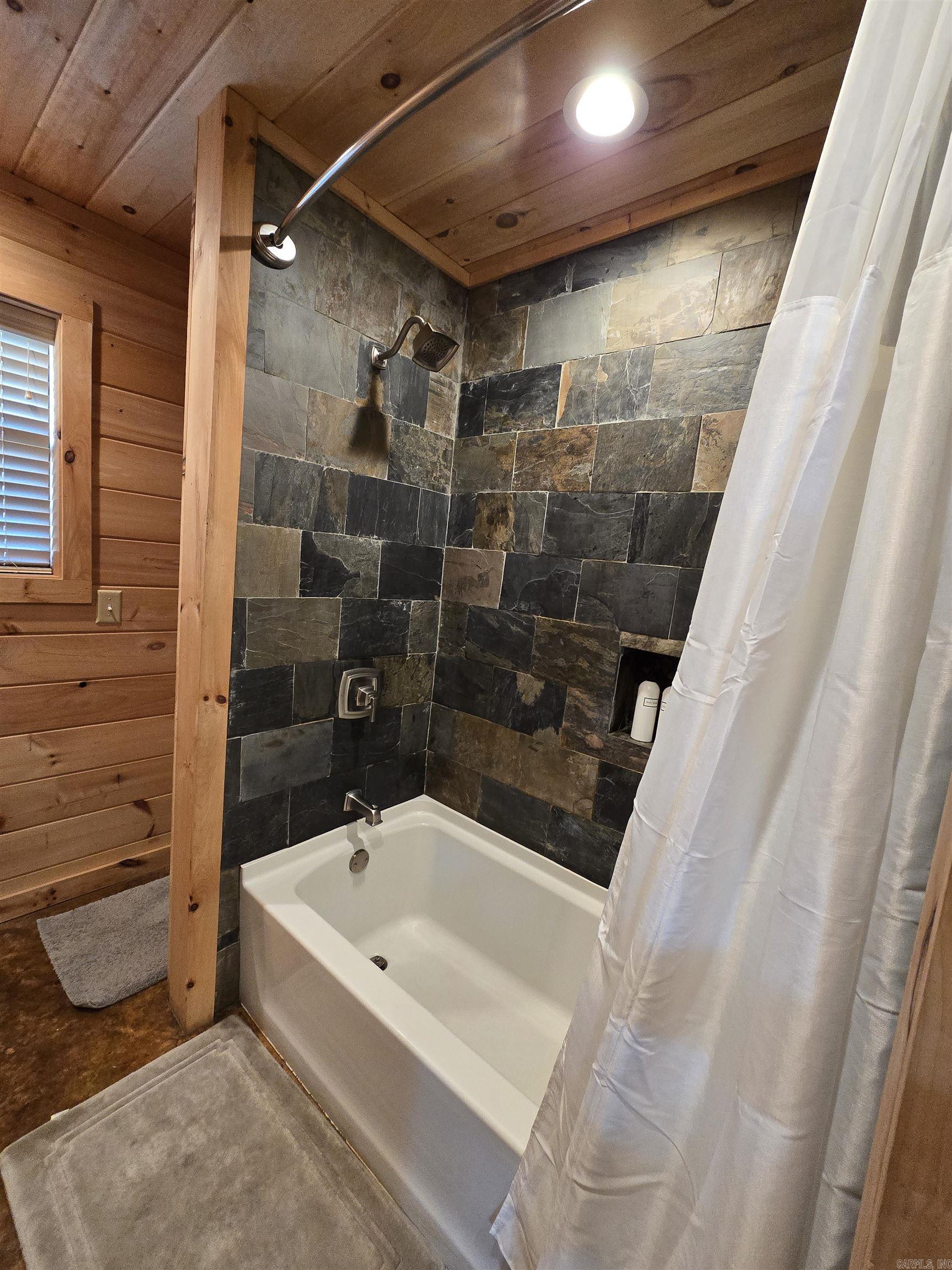 3189  Brownsville Rd  Greers Ferry, AR