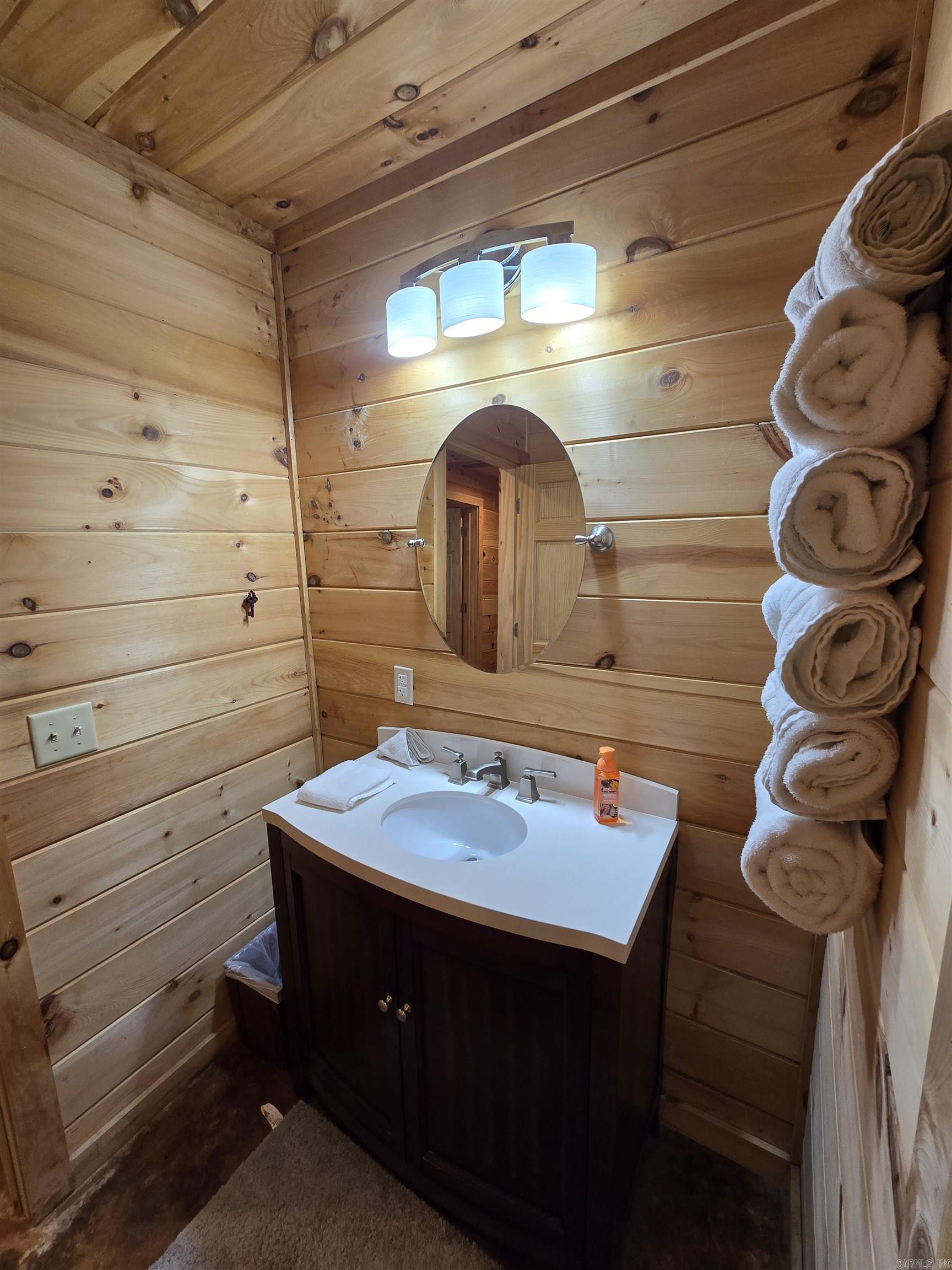 3189  Brownsville Rd  Greers Ferry, AR