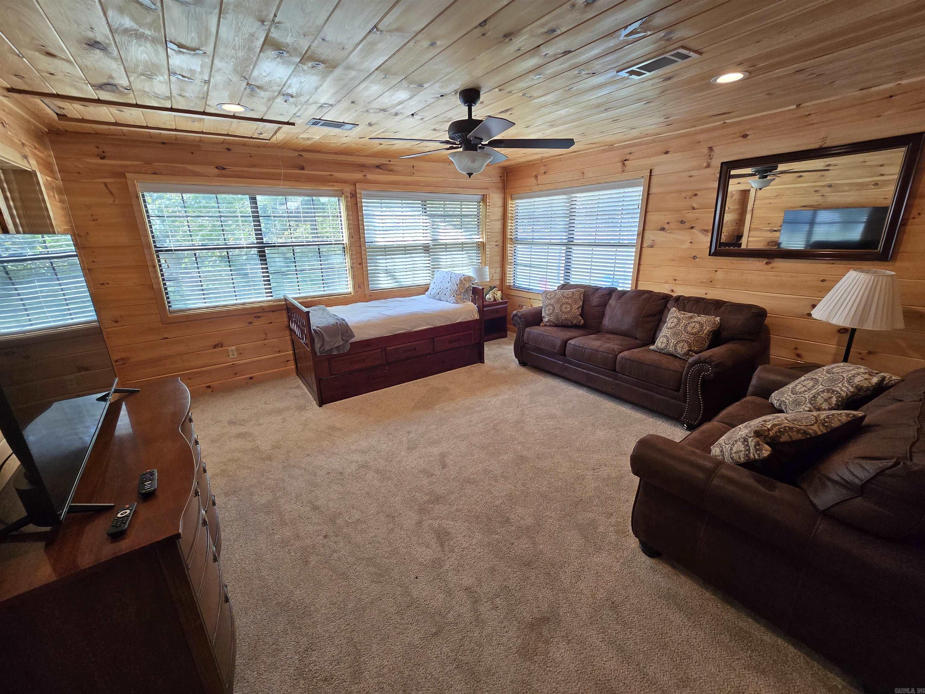 3189  Brownsville Rd  Greers Ferry, AR