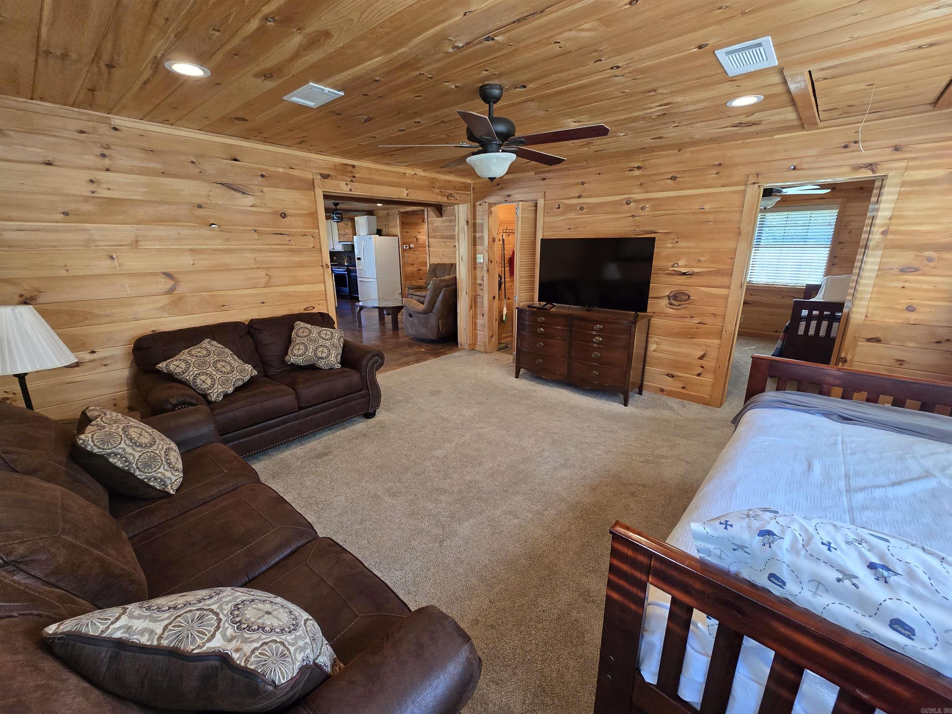 3189  Brownsville Rd  Greers Ferry, AR