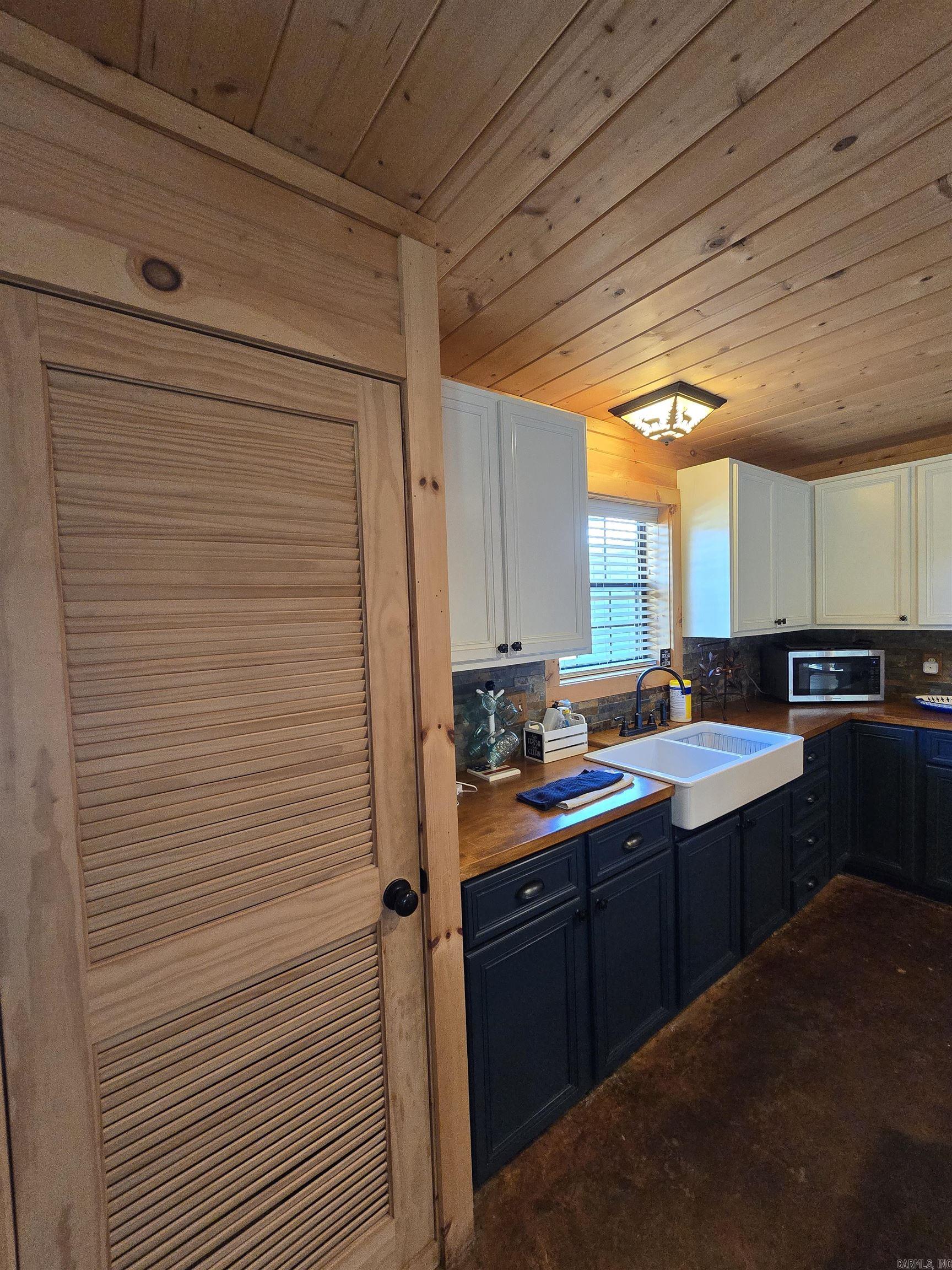 3189  Brownsville Rd  Greers Ferry, AR