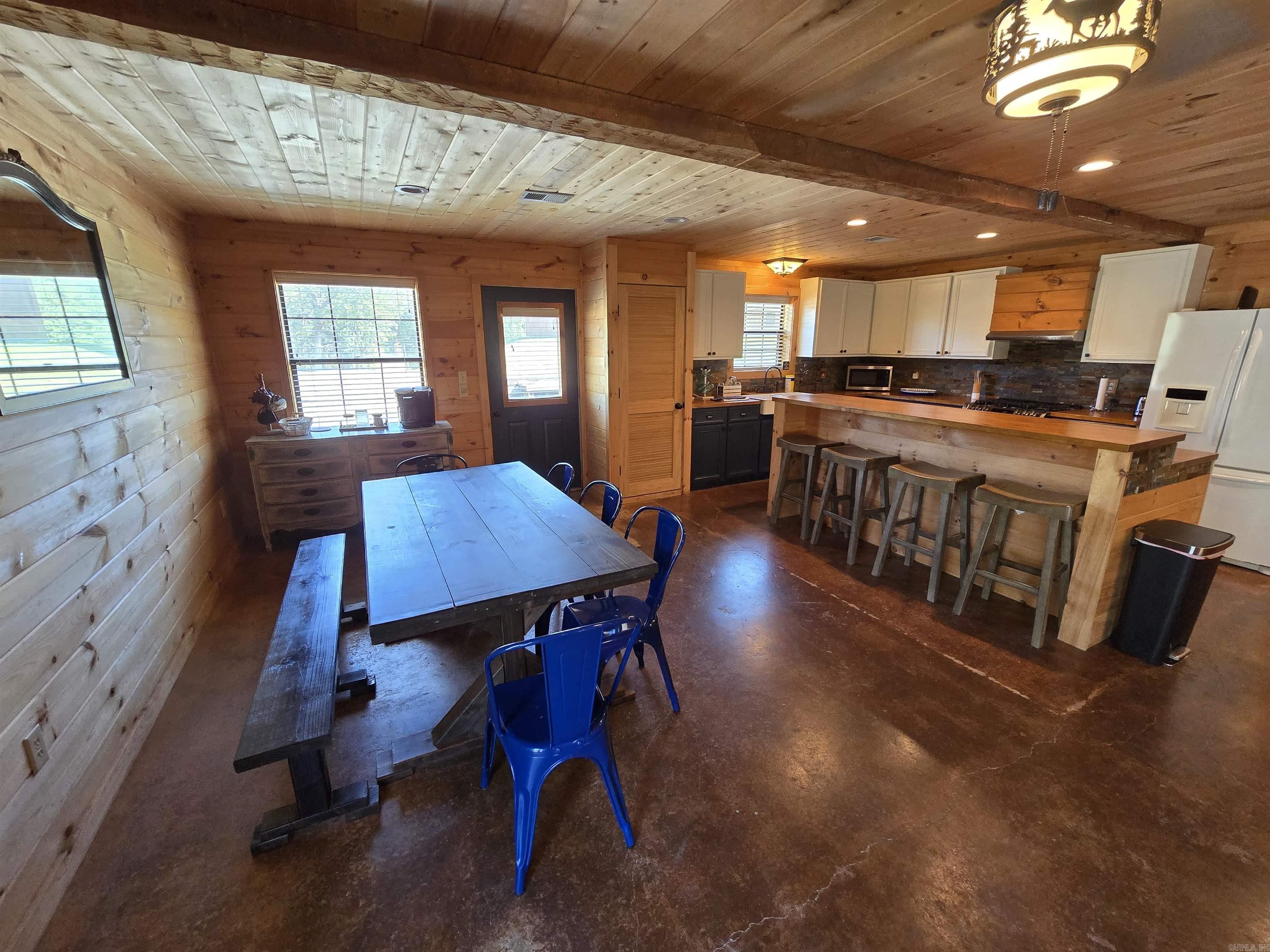 3189  Brownsville Rd  Greers Ferry, AR