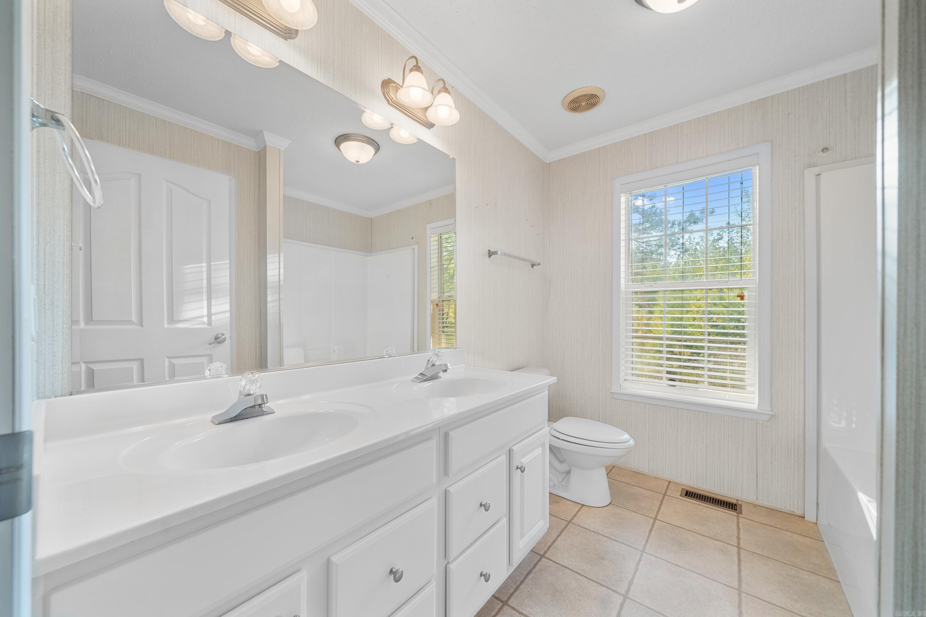 326  South  Mount Ida, AR
